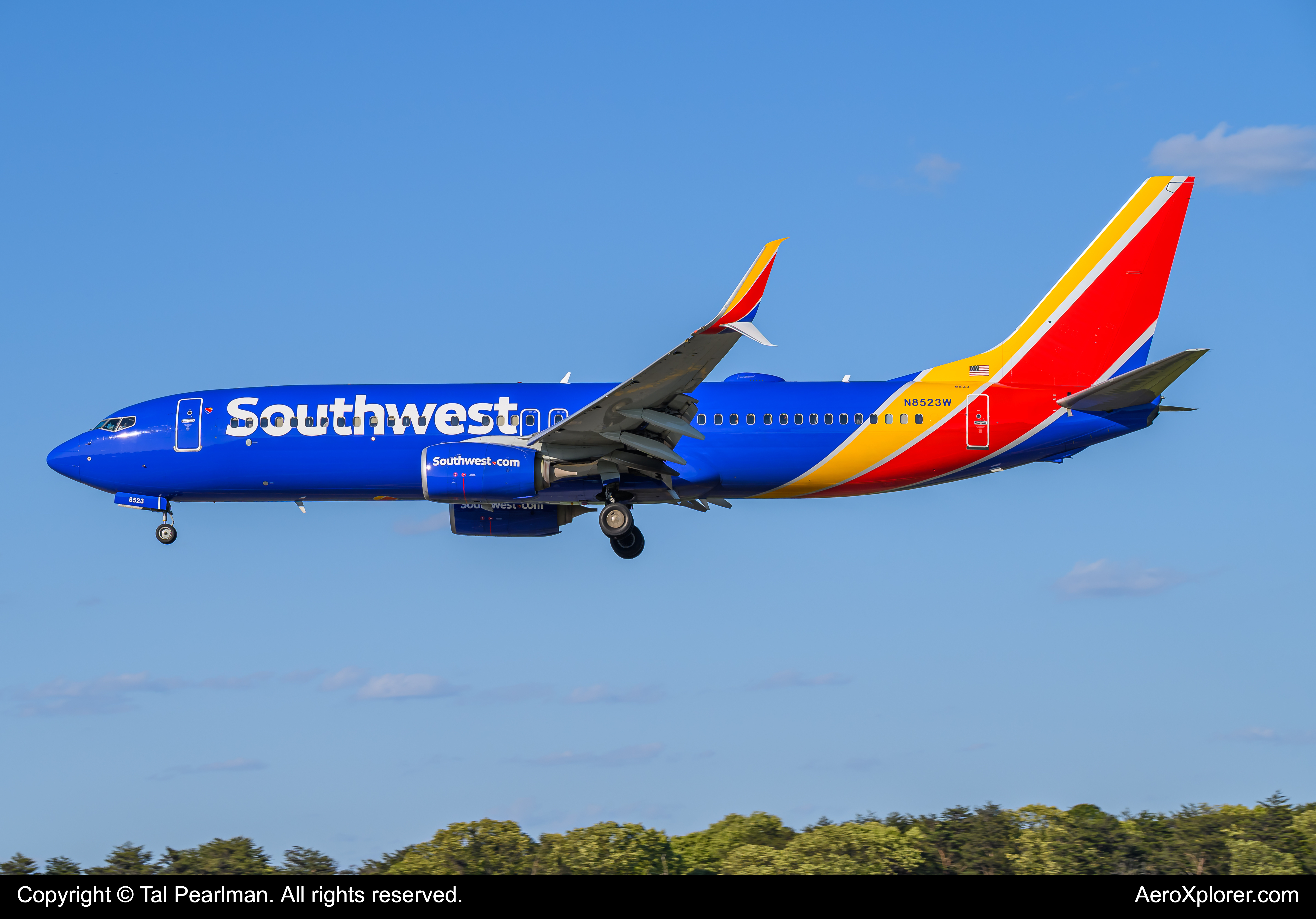 Full size: Southwest Airlines Boeing 737-800 N8523W at Baltimore/Washington International Thurgood Marshall Airport