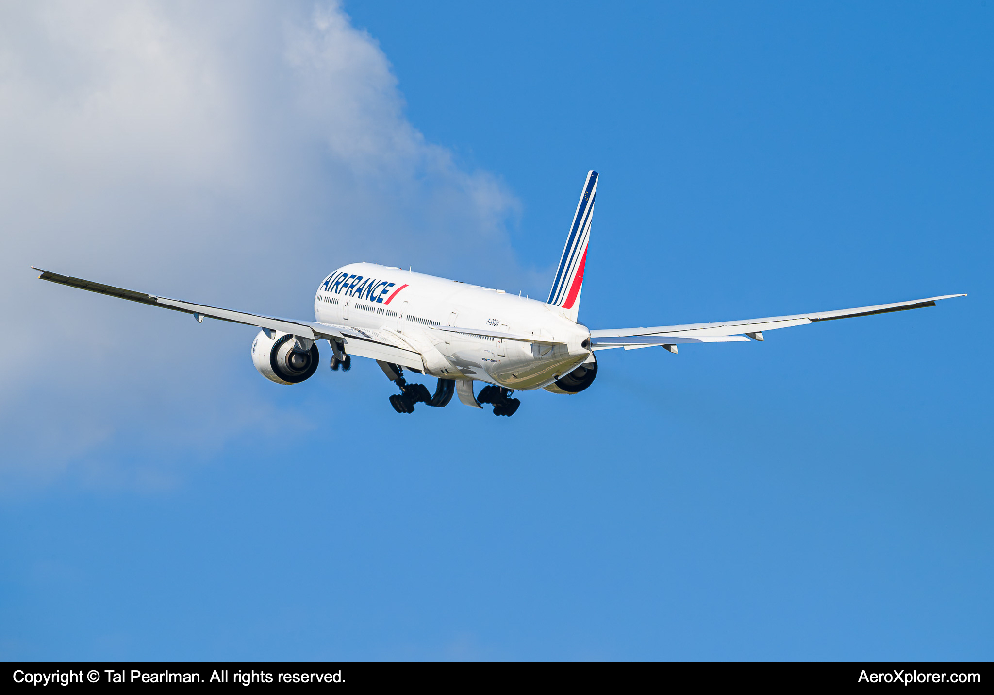Full size: Air France Boeing 777-300ER F-GSQA at Washington Dulles International Airport
