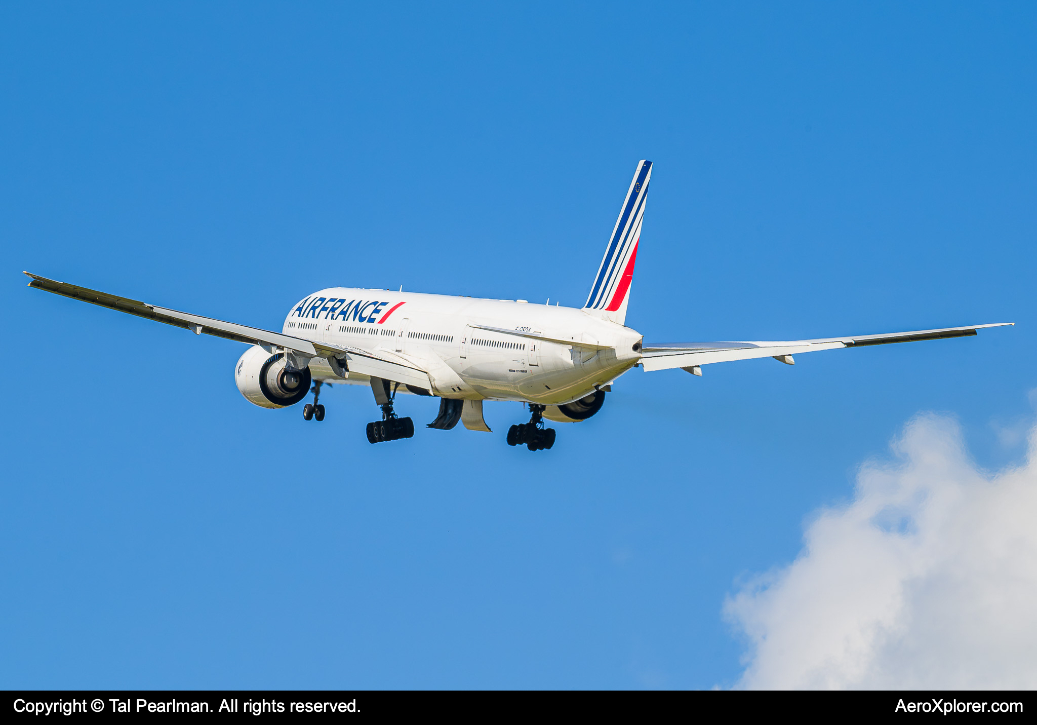Full size: Air France Boeing 777-300ER F-GSQA at Washington Dulles International Airport