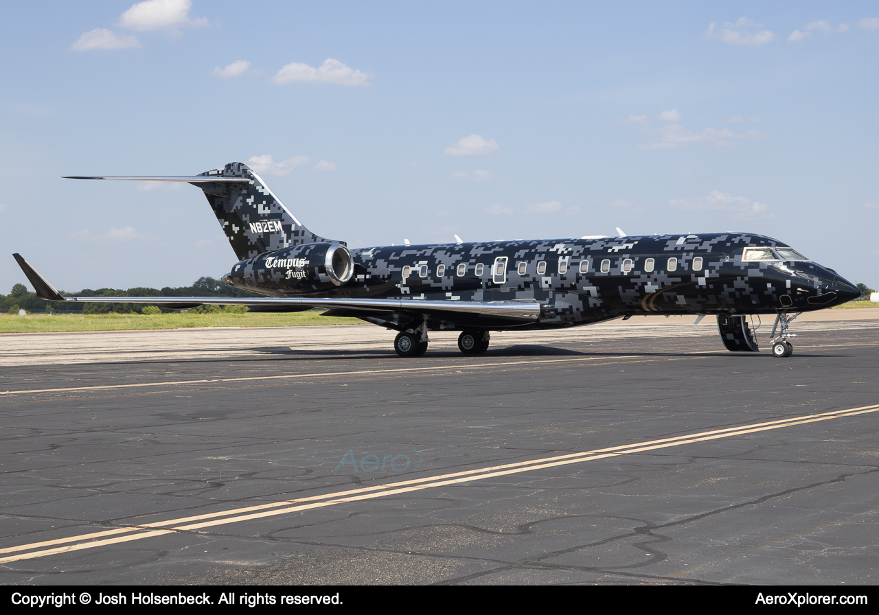 Full size: PRIVATE Bombardier Global Express XRS N82EM at Waco Regional Airport