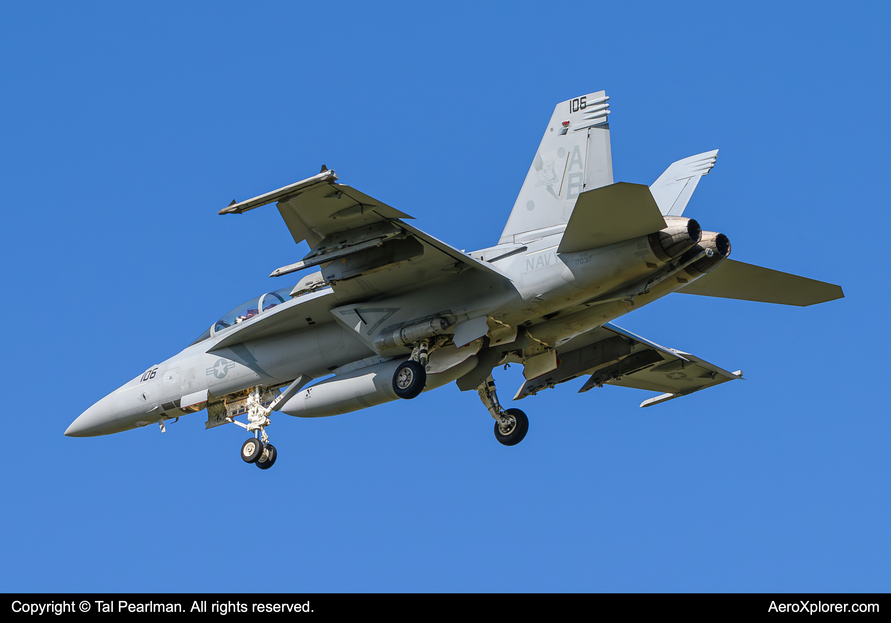 Full size: USN - United States Navy Boeing F/A-18E/F Super Hornet 170317 at Oceana Naval Air Station (Apollo Soucek Field)