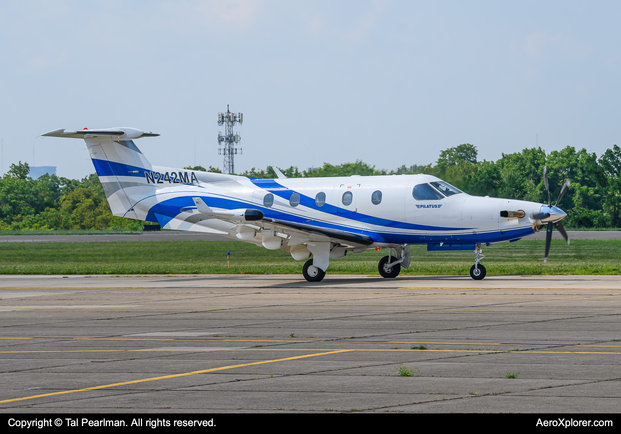 Full size: PRIVATE Pilatus PC-12 N242MA at Pittsburgh Allegheny County Airport