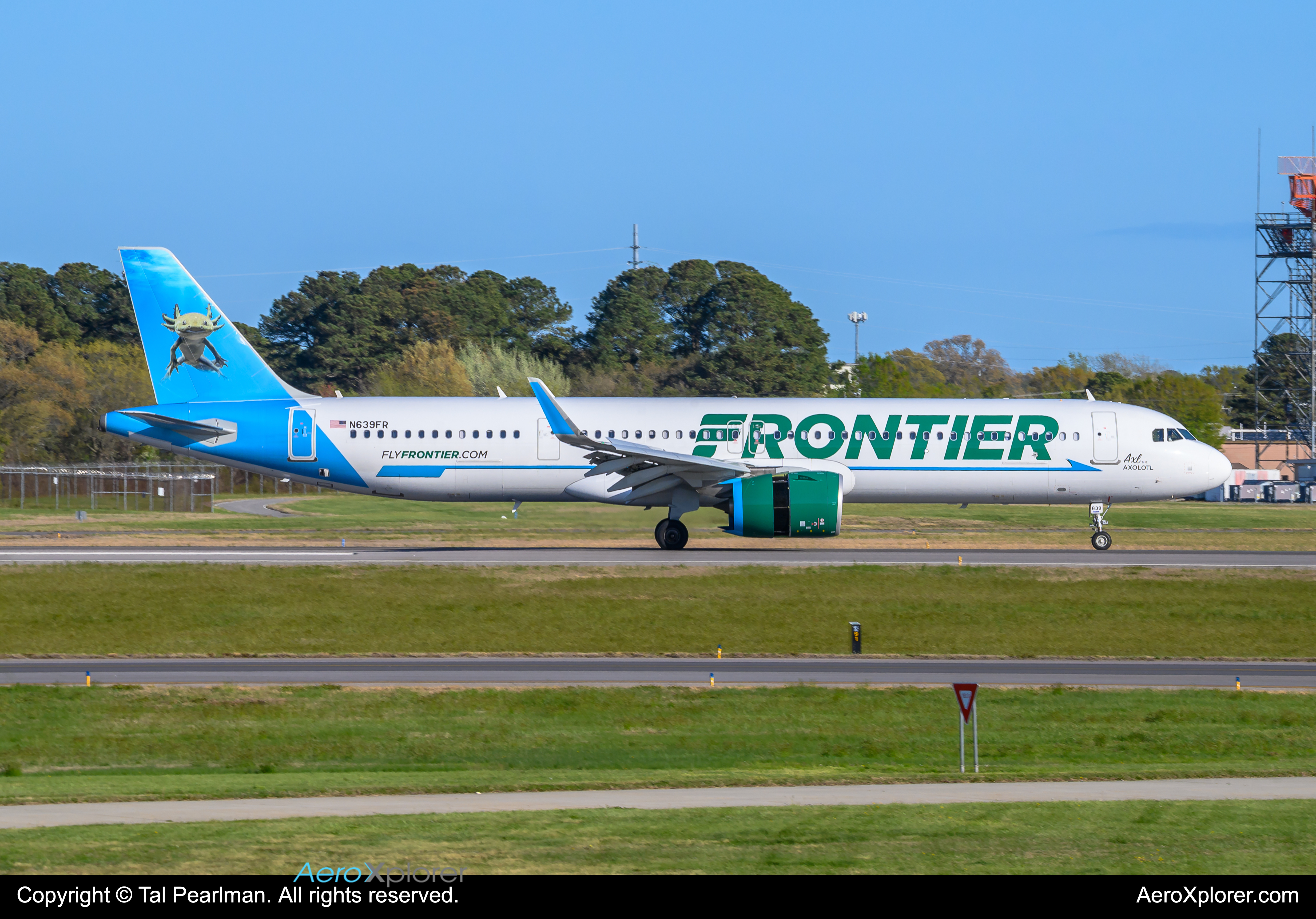 Full size: Frontier Airlines Airbus A321NEO N639FR at Norfolk International Airport