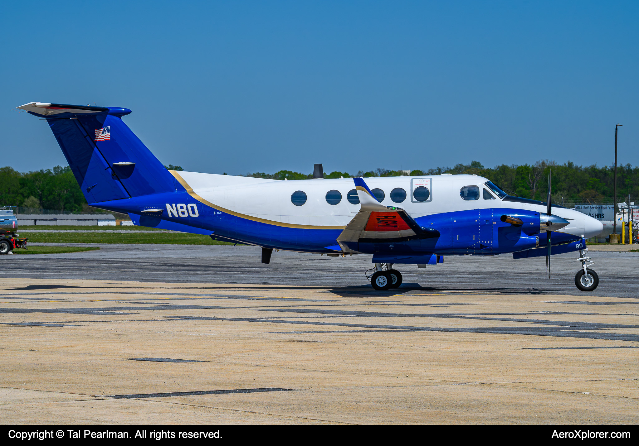 Full size: FAA Beechcraft King Air 350 N80 at Frederick Municipal Airport