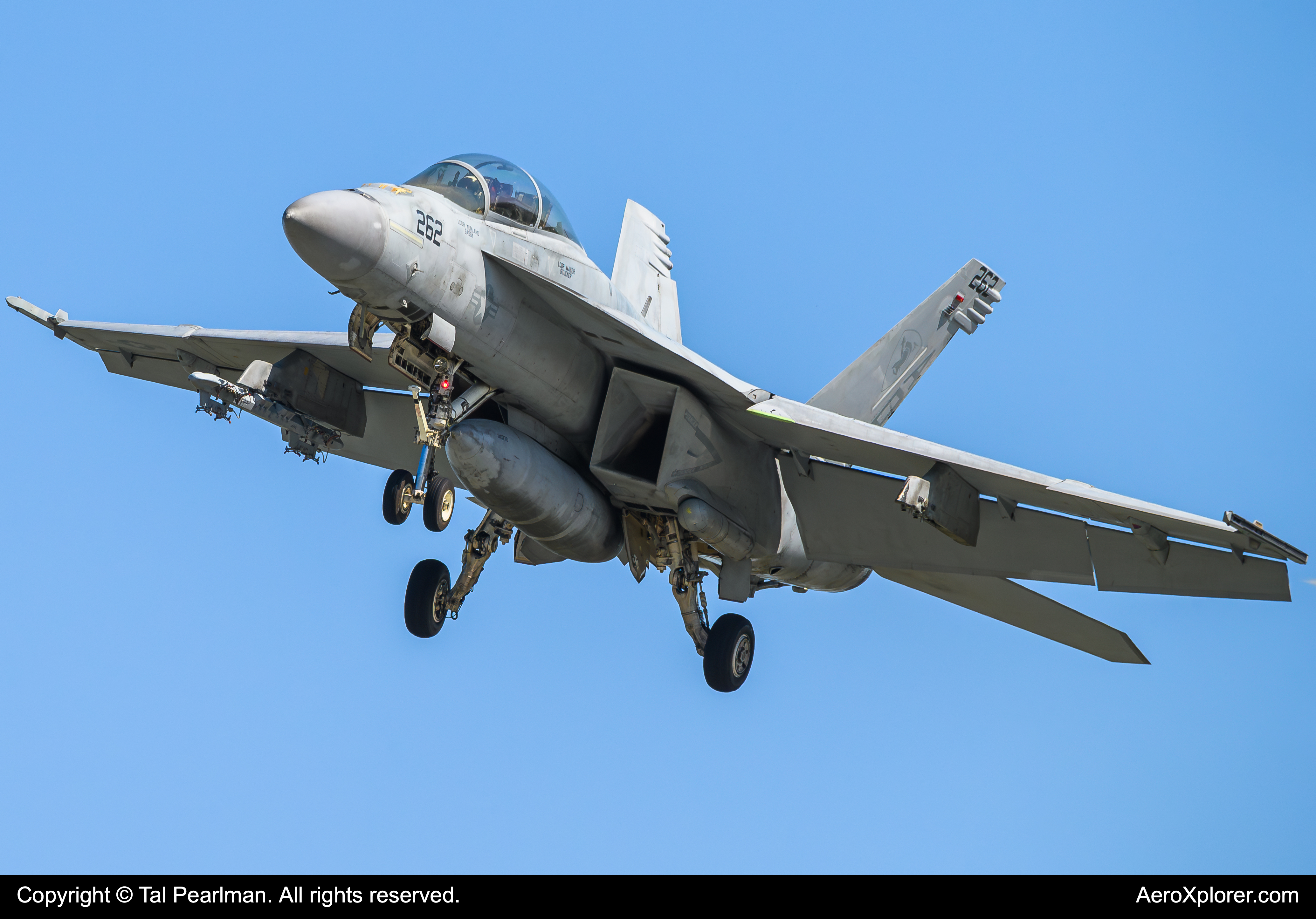 Full size: USN - United States Navy Boeing F/A-18E/F Super Hornet 166780 at Oceana Naval Air Station (Apollo Soucek Field)