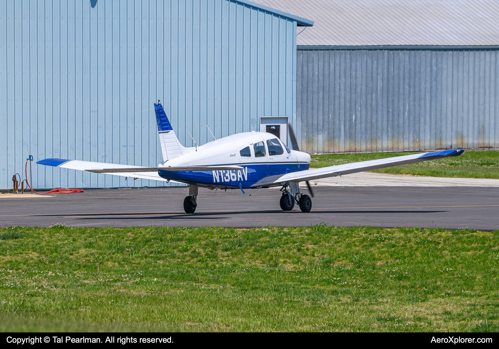Full size: PRIVATE Piper PA-28 N136AV at New Garden Airport