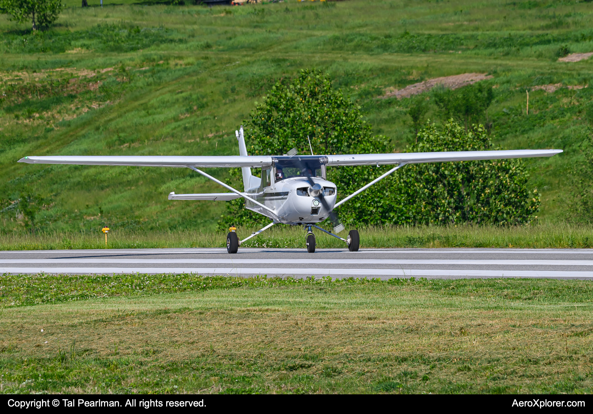 Full size: PRIVATE Cessna 150 N9167C at New Garden Airport
