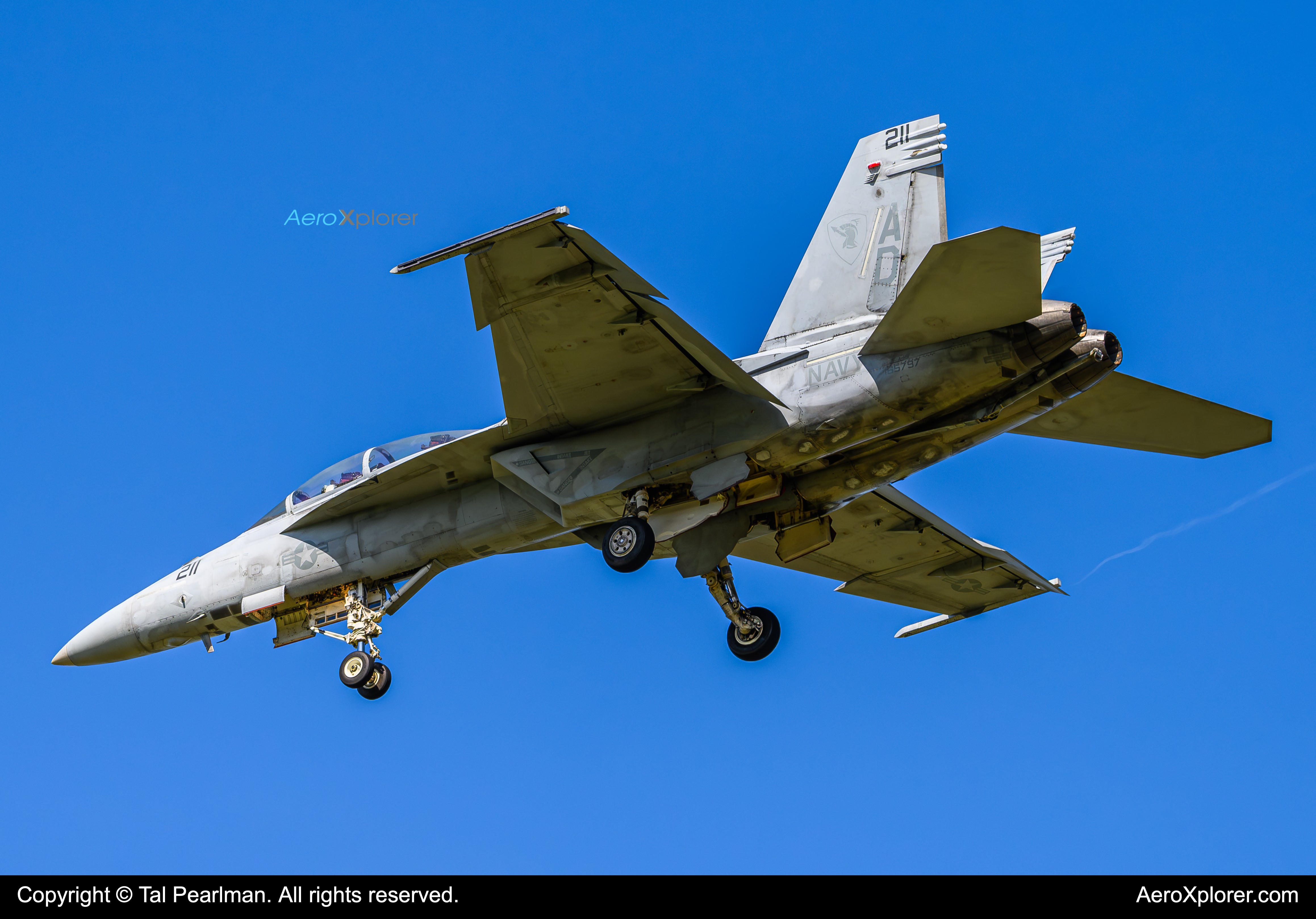 Full size: USN - United States Navy Boeing F/A-18E/F Super Hornet 16-5797 at Oceana Naval Air Station (Apollo Soucek Field)