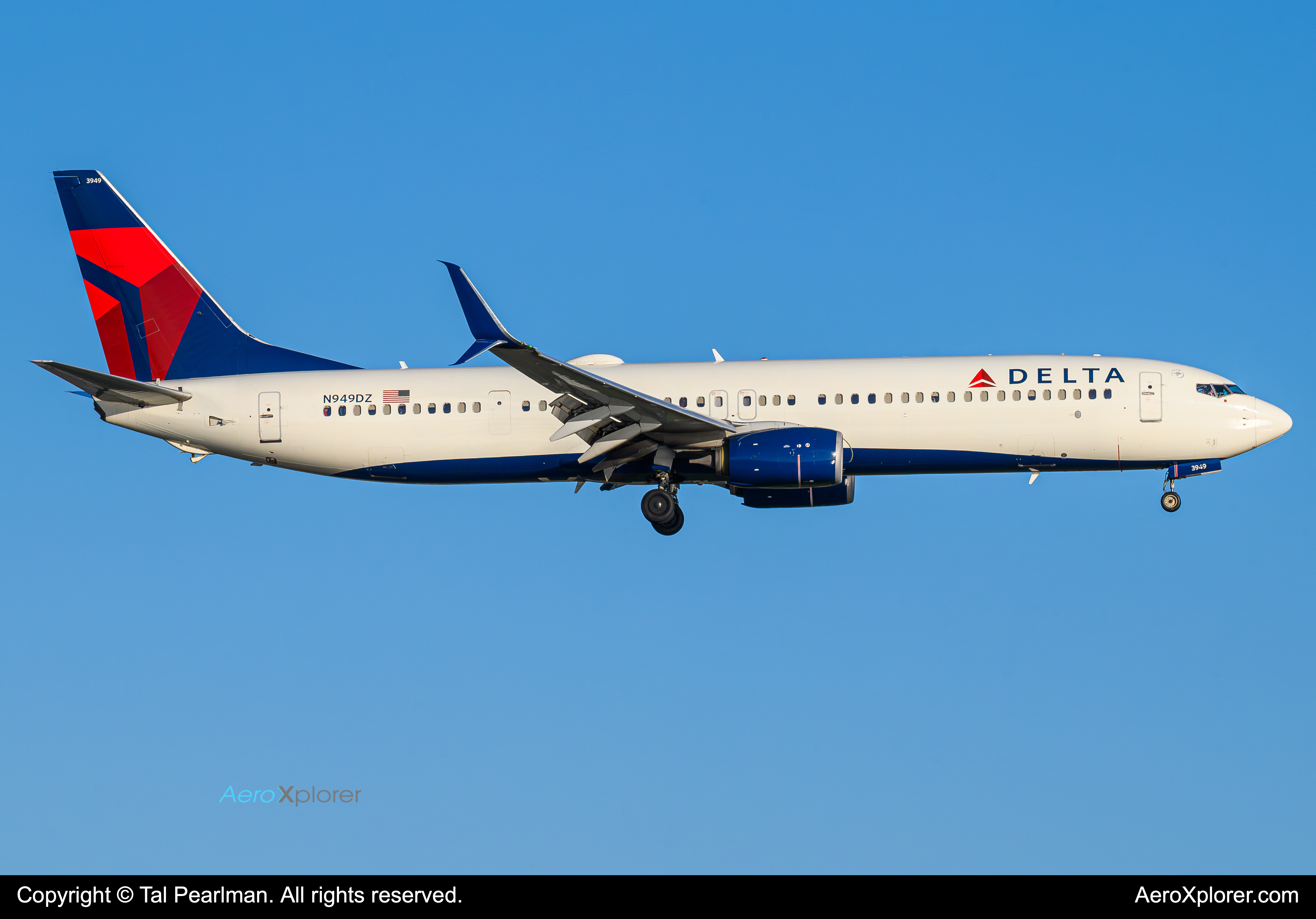 Full size: Delta Airlines Boeing 737-900ER N949DZ at Norfolk International Airport