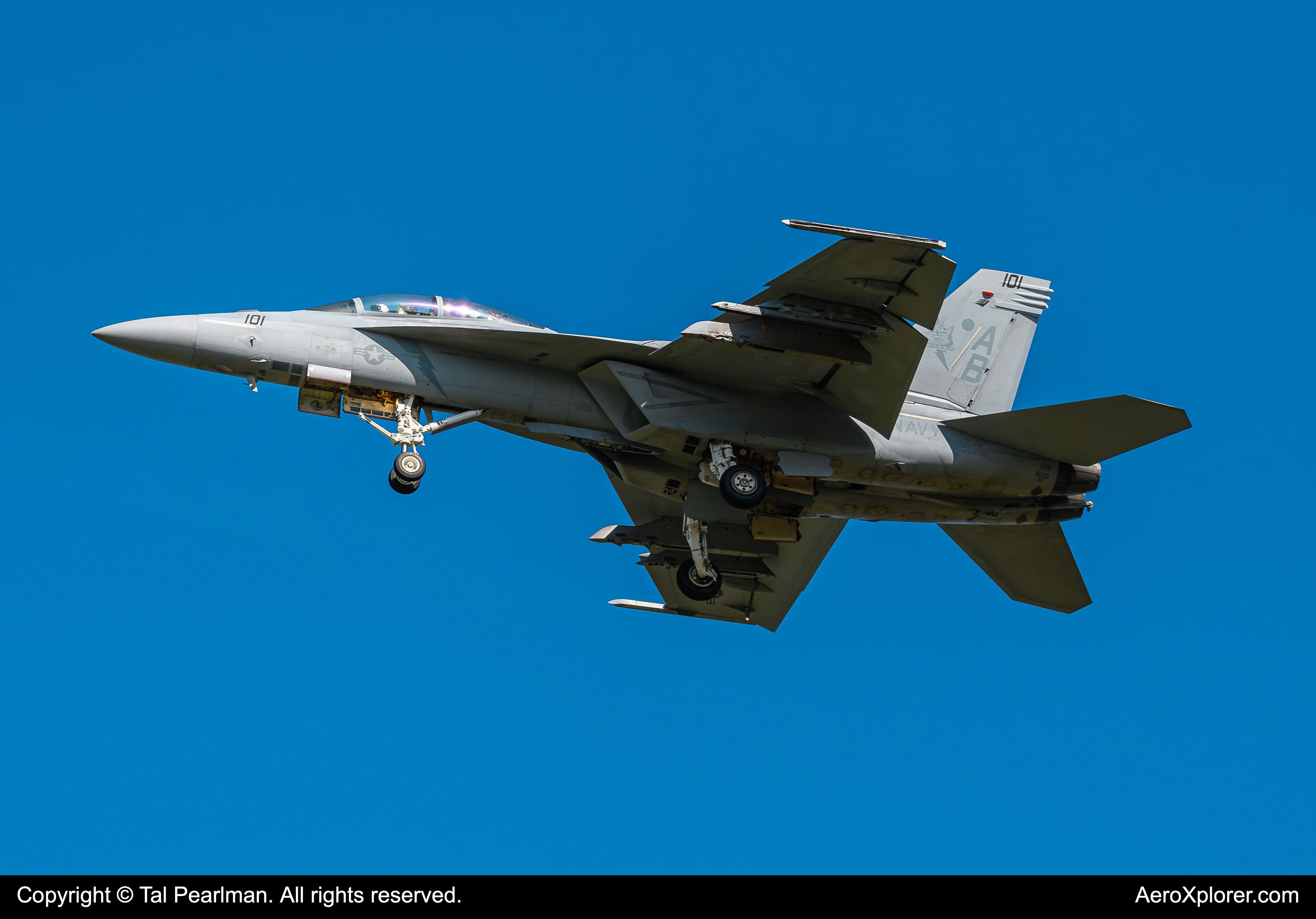 Full size: USN - United States Navy Boeing F/A-18E/F Super Hornet 166638 at Oceana Naval Air Station (Apollo Soucek Field)