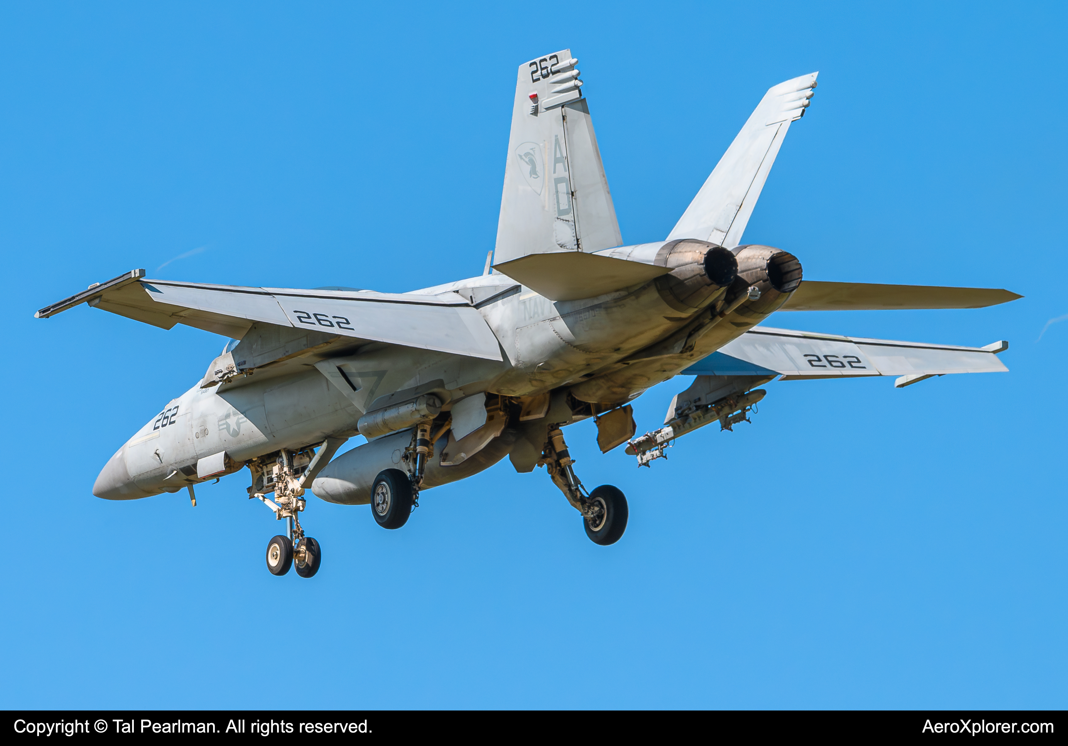 Full size: USN - United States Navy Boeing F/A-18E/F Super Hornet 166870 at Oceana Naval Air Station (Apollo Soucek Field)