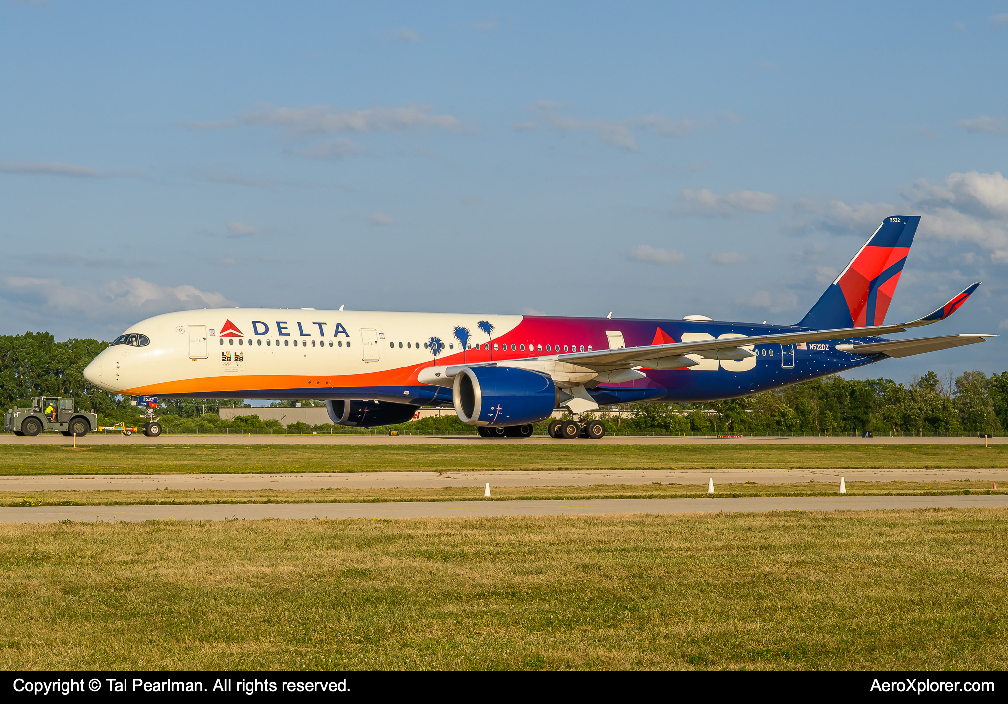 Full size: Delta Airlines Airbus A350-900 N522DZ at Wittman Regional Airport