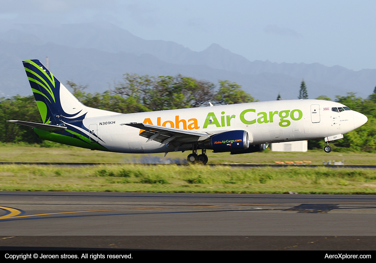 Full size: Aloha Air Cargo Boeing 737-300F N301KH at Daniel K Inouye International Airport