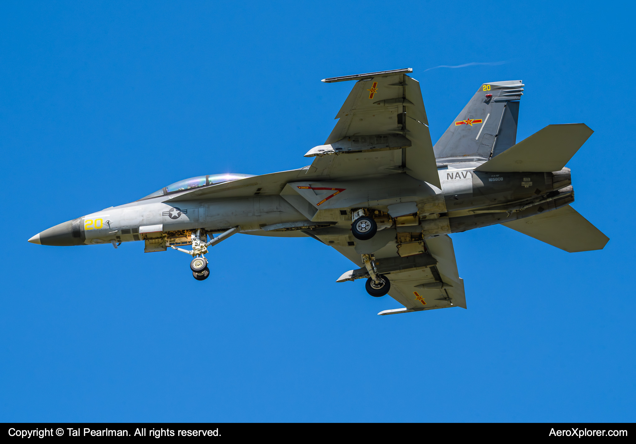 Full size: USN - United States Navy Boeing F/A-18E/F Super Hornet 165808 at Oceana Naval Air Station (Apollo Soucek Field)