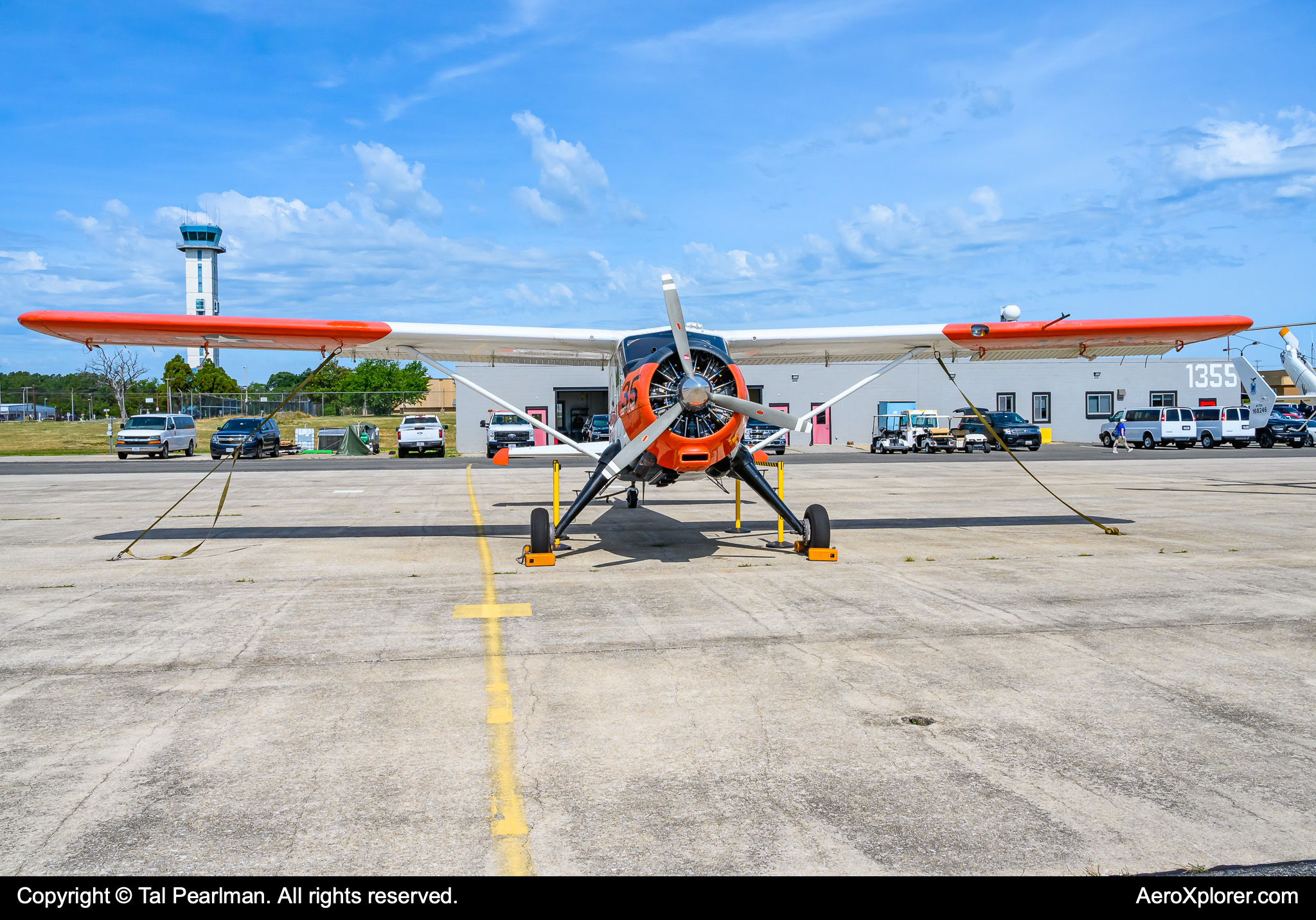 Full size: USN - United States Navy De Havilland U-6A Beaver 164525 at Patuxent River Naval Air Station