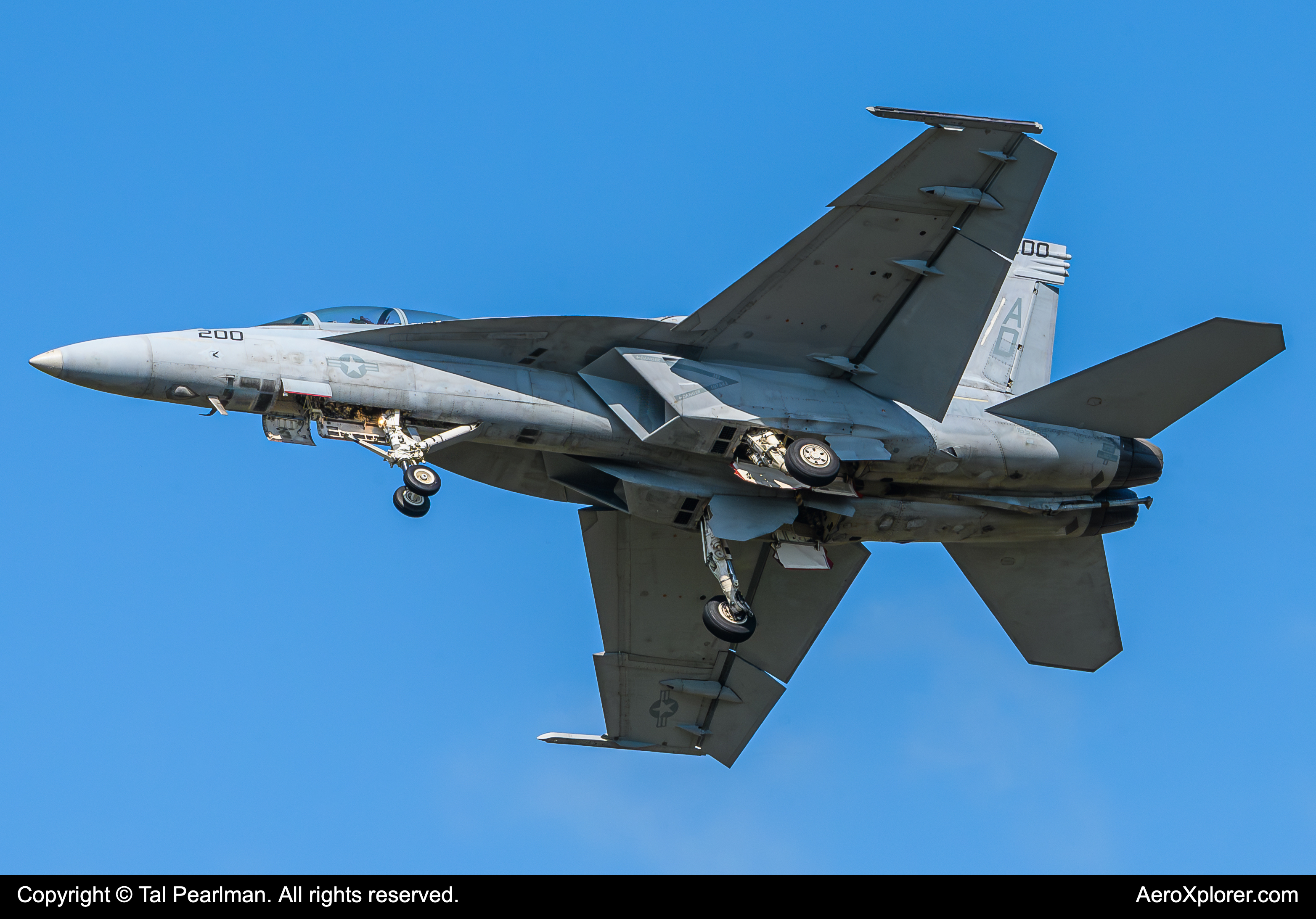 Full size: USN - United States Navy Boeing F/A-18E/F Super Hornet 165925 at Oceana Naval Air Station (Apollo Soucek Field)
