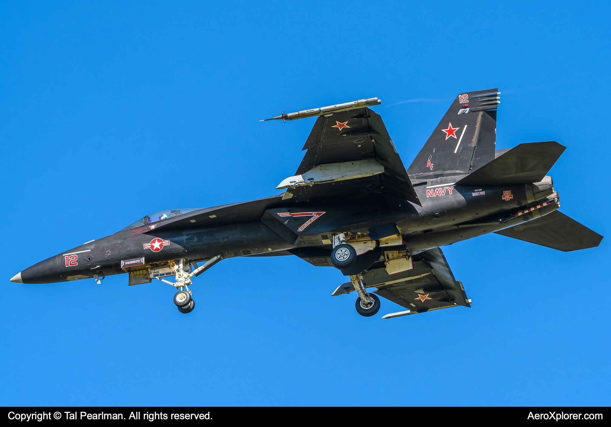 Full size: USN - United States Navy Boeing F/A-18E/F Super Hornet 165781 at Oceana Naval Air Station (Apollo Soucek Field)