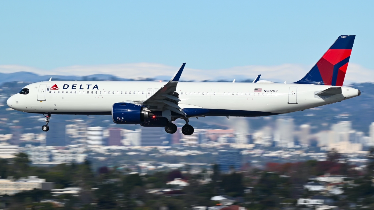 Full size: Delta Airlines Airbus A321NEO N507DZ at Los Angeles International Airport