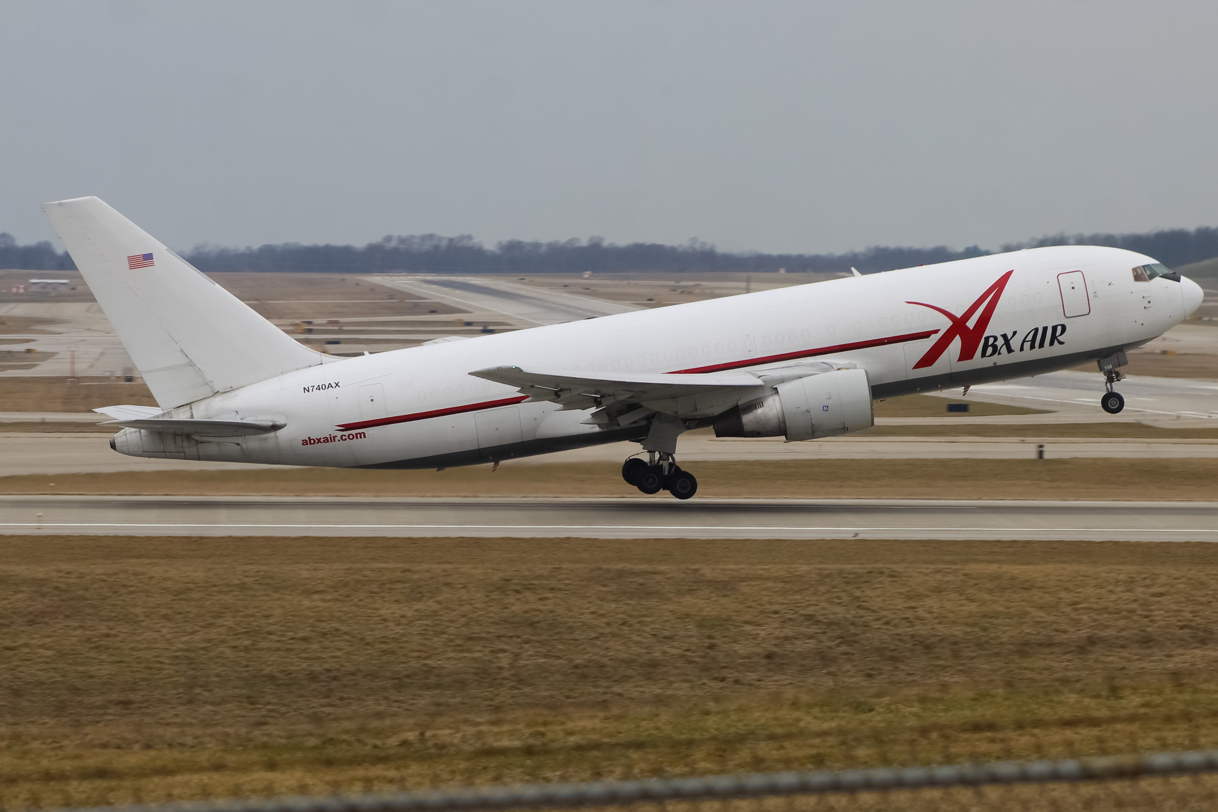 Full size: ABX Air Boeing 767-200F N740AX at Cincinnati/Northern Kentucky International Airport