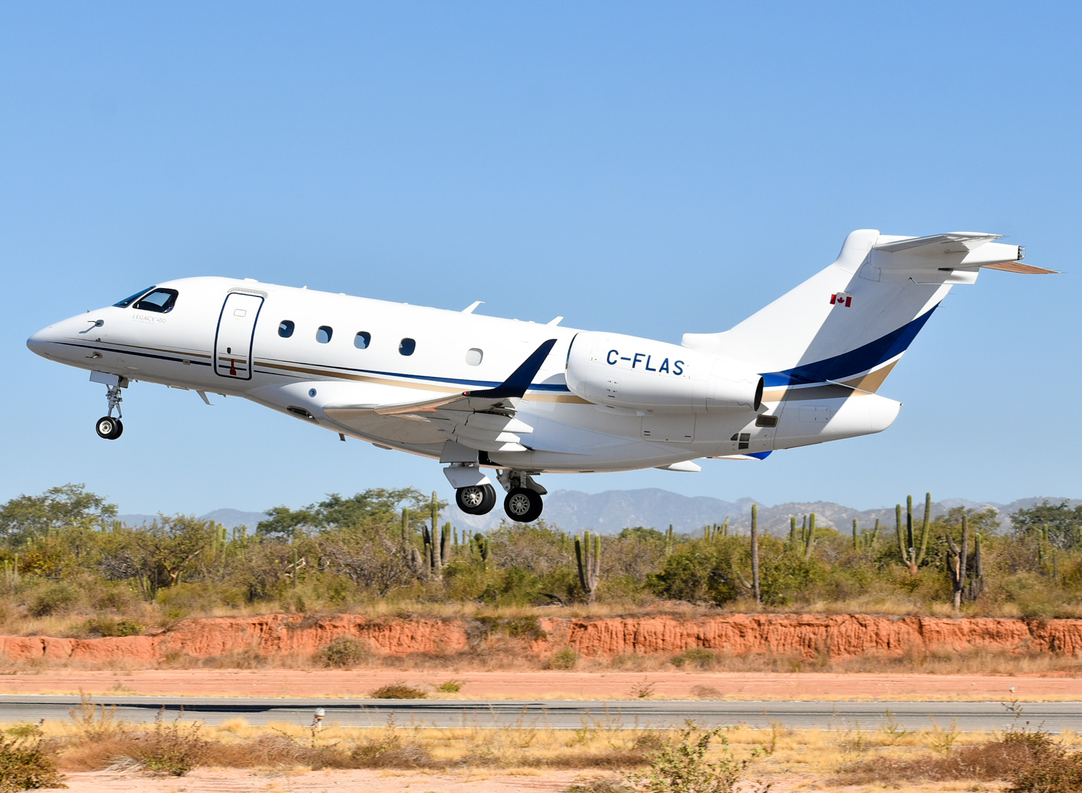 Full size: PRIVATE Embraer Legacy 454 C-FLAS at Aeropuerto de Cabo San Lucas Internacional