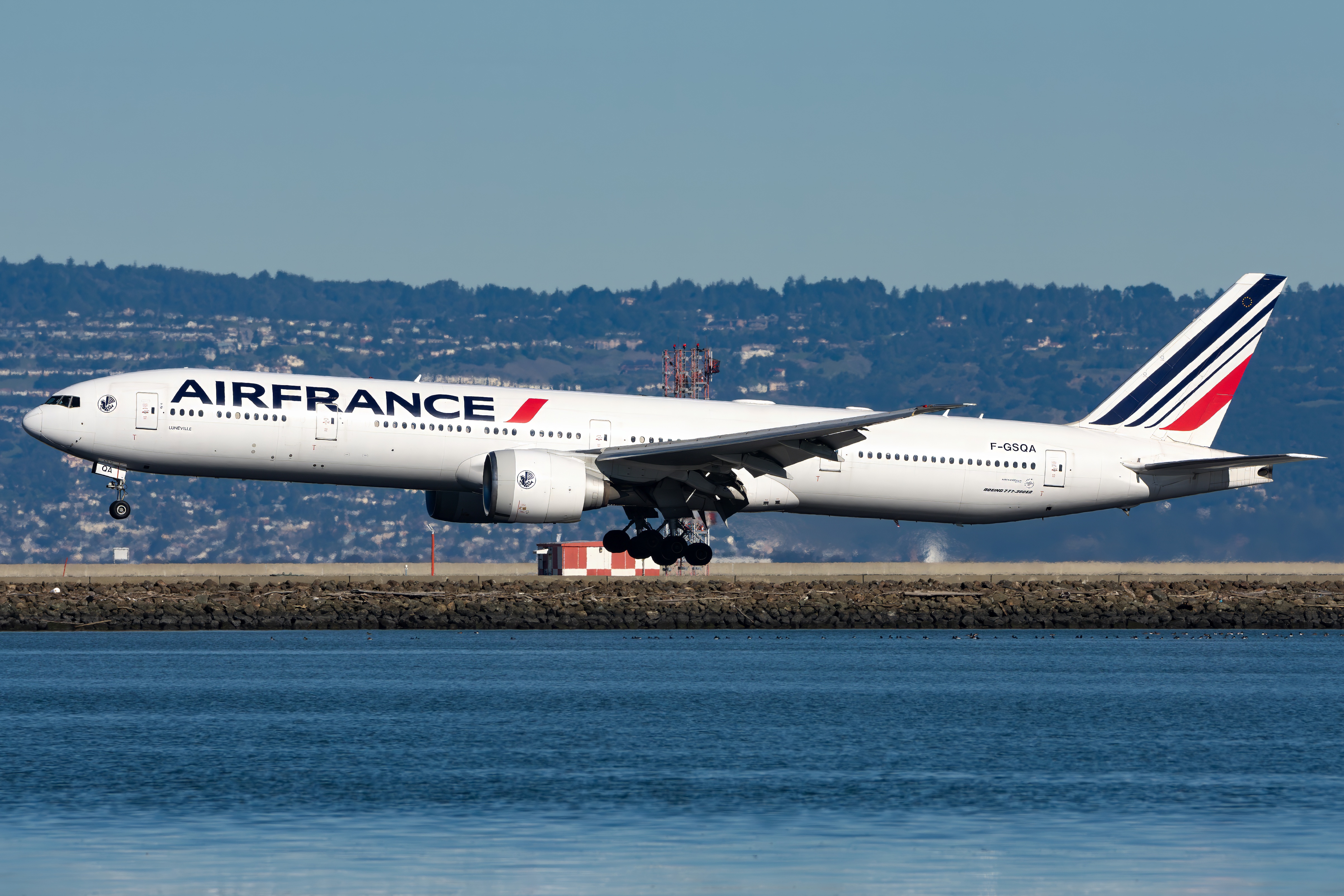 Full size: Air France Boeing 777-300ER F-GSQA at San Francisco International Airport