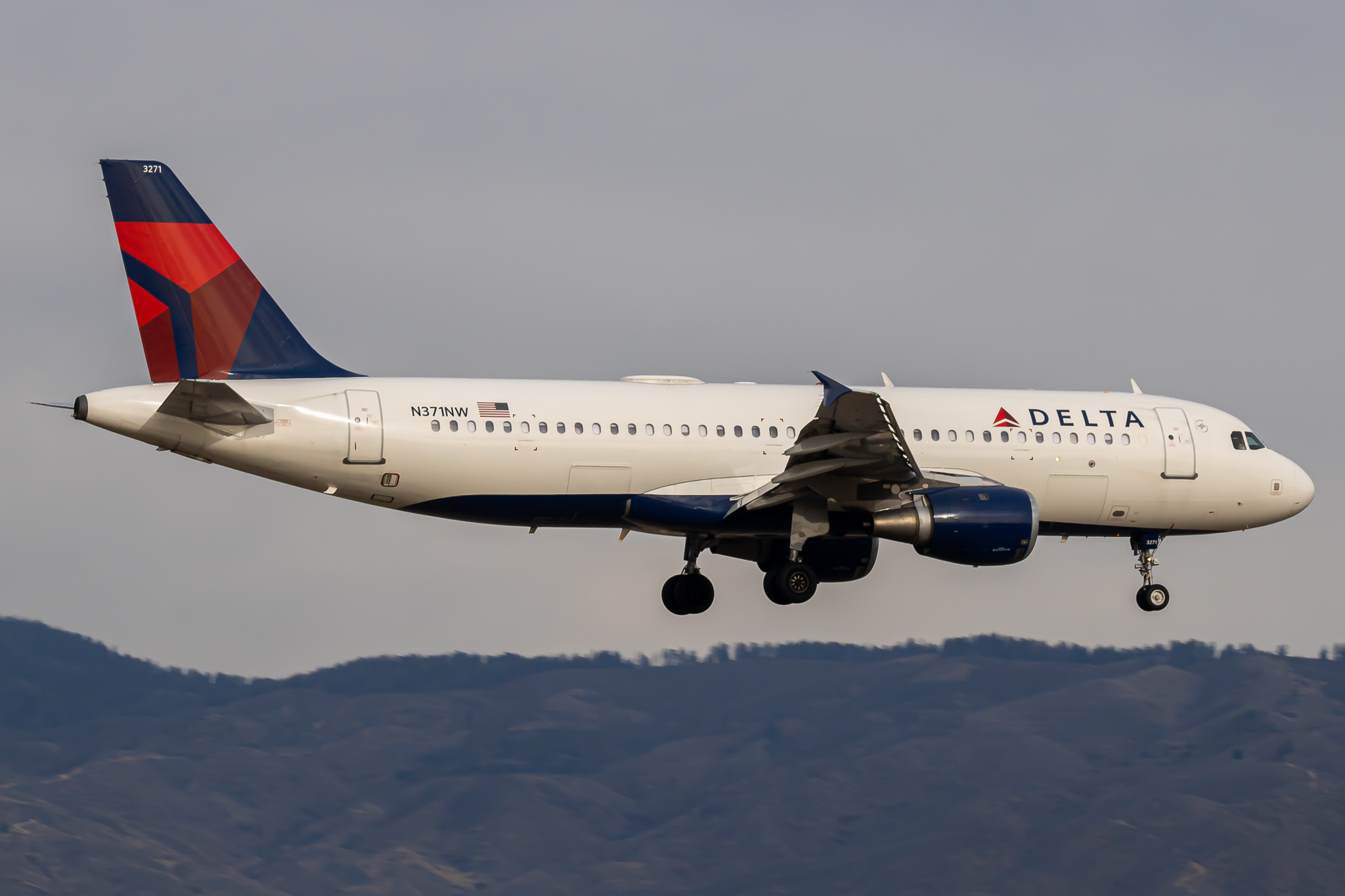 Full size: Delta Airlines Airbus A320 N371NW at Boise Air Terminal/Gowen Field