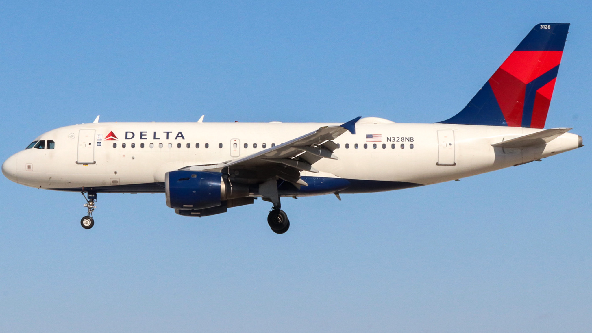 Full size: Delta Airlines Airbus A319 N328NB at Harry Reid International Airport