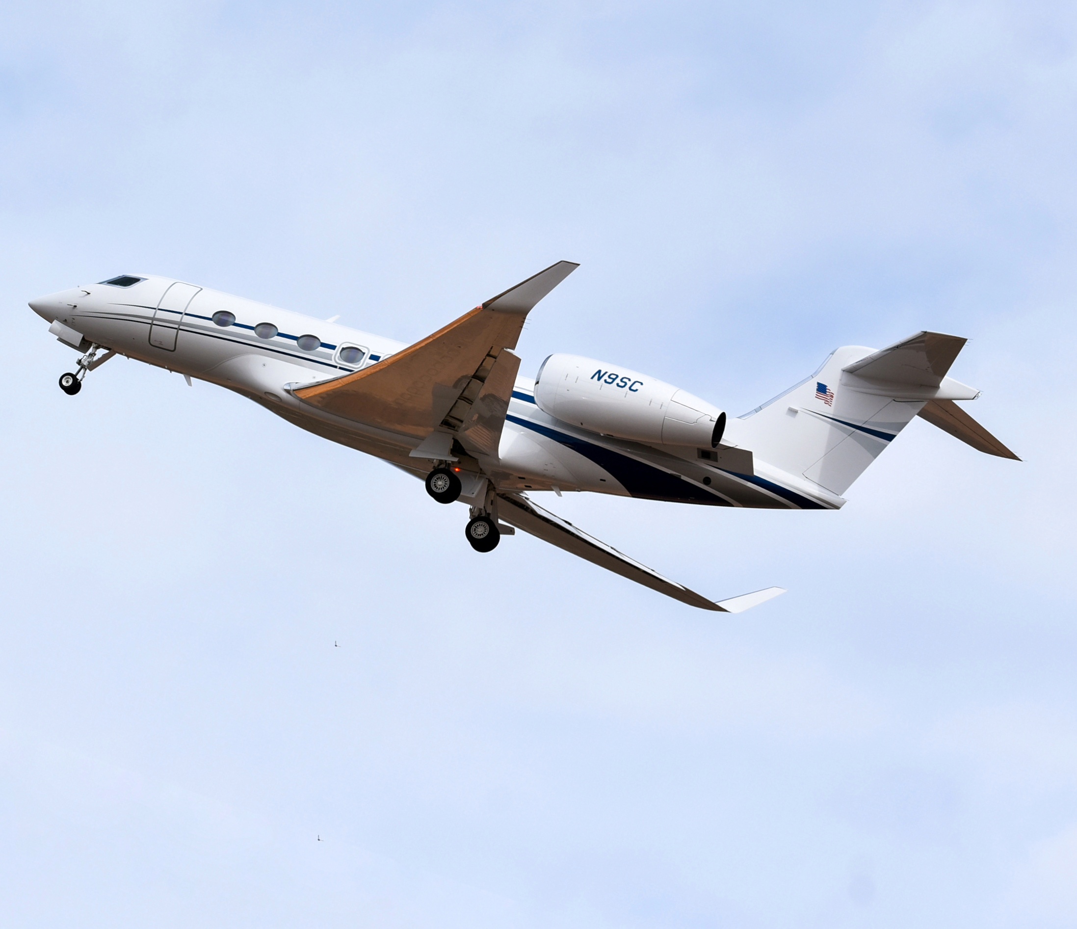 Full size: PRIVATE Gulfstream G500 N9SC at Aeropuerto de Cabo San Lucas Internacional