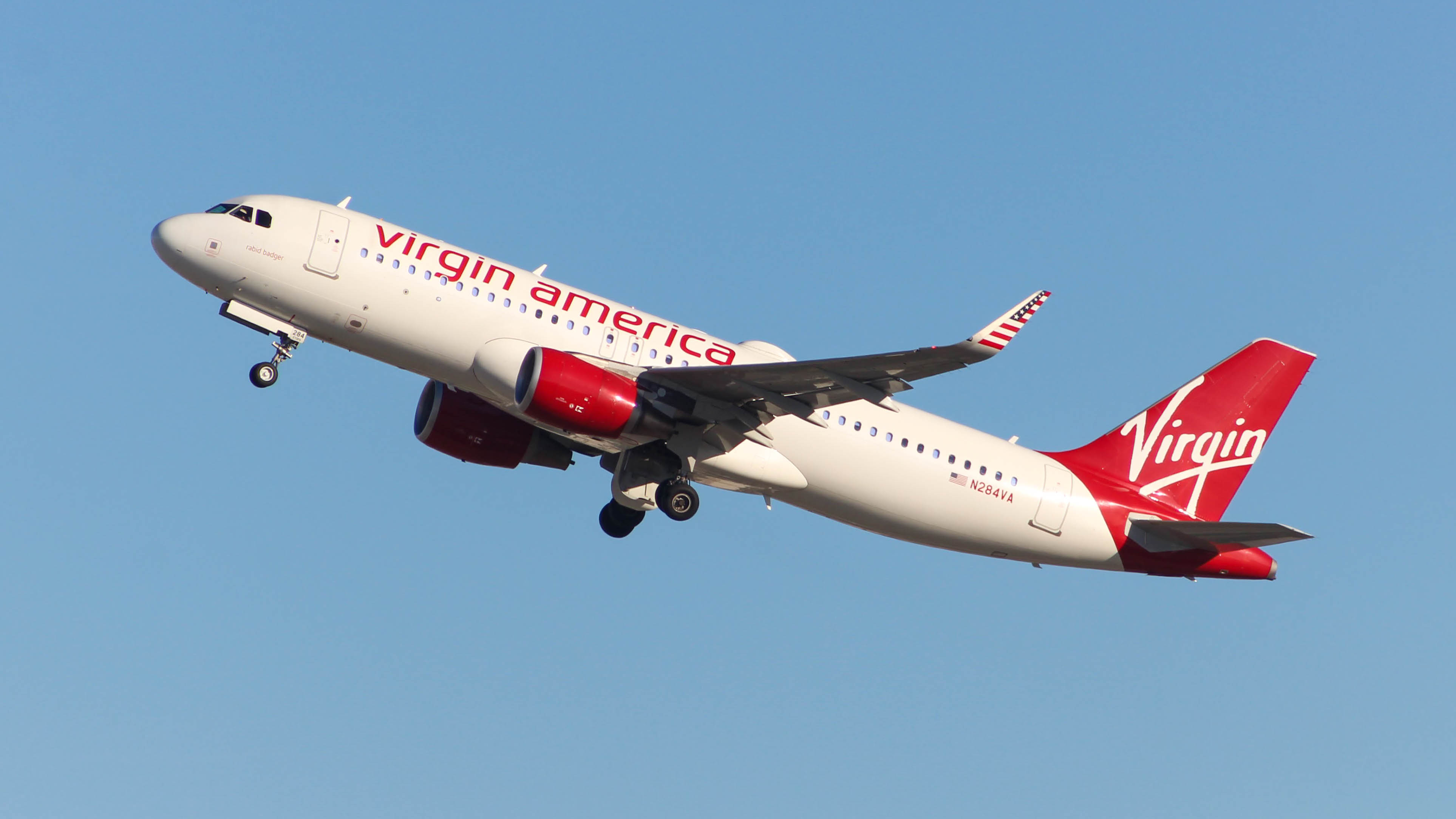 Full size: Virgin America Airbus A320 N284VA at Los Angeles International Airport
