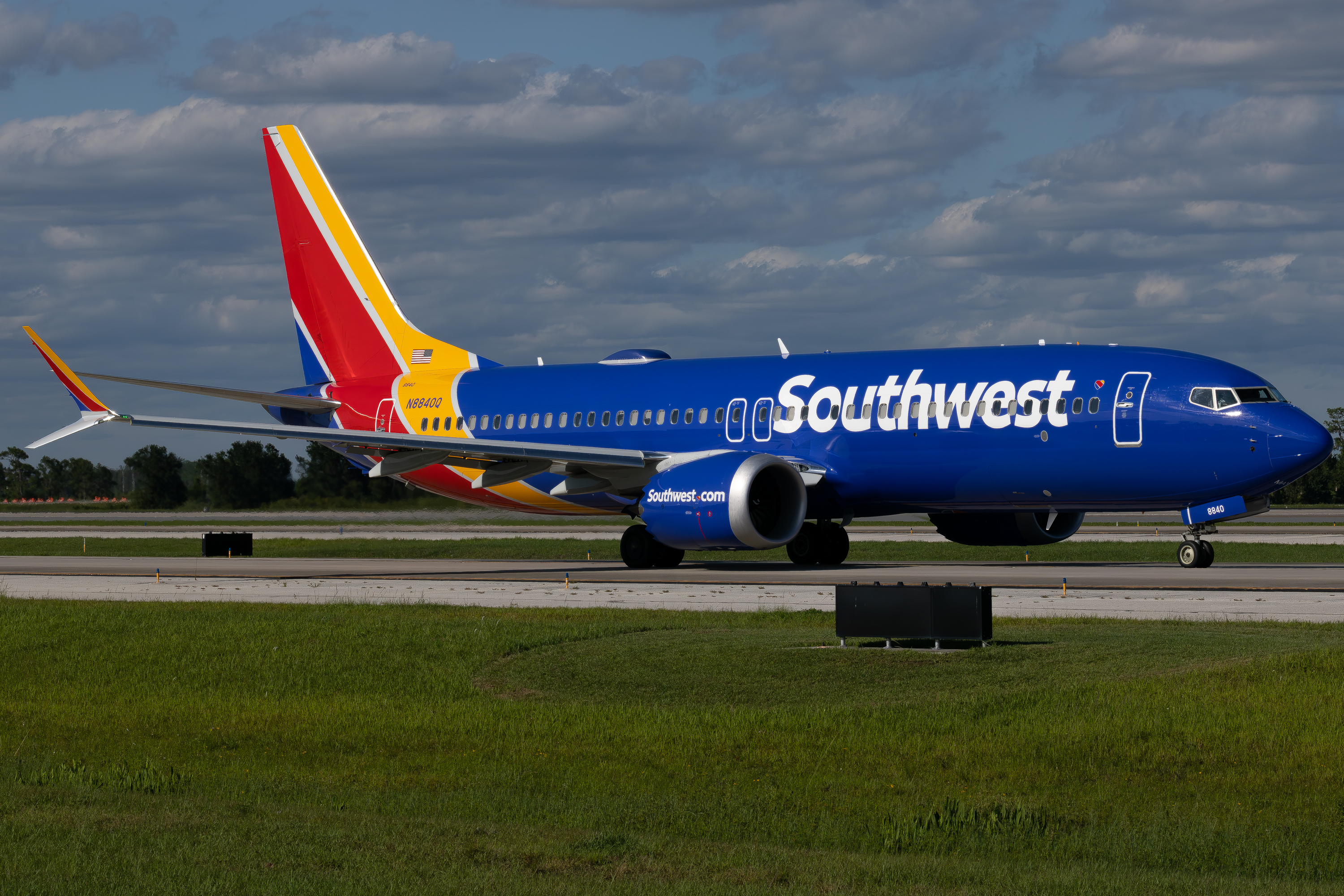 Full size: Southwest Airlines Boeing 737 MAX 8 N8840Q at Orlando International Airport