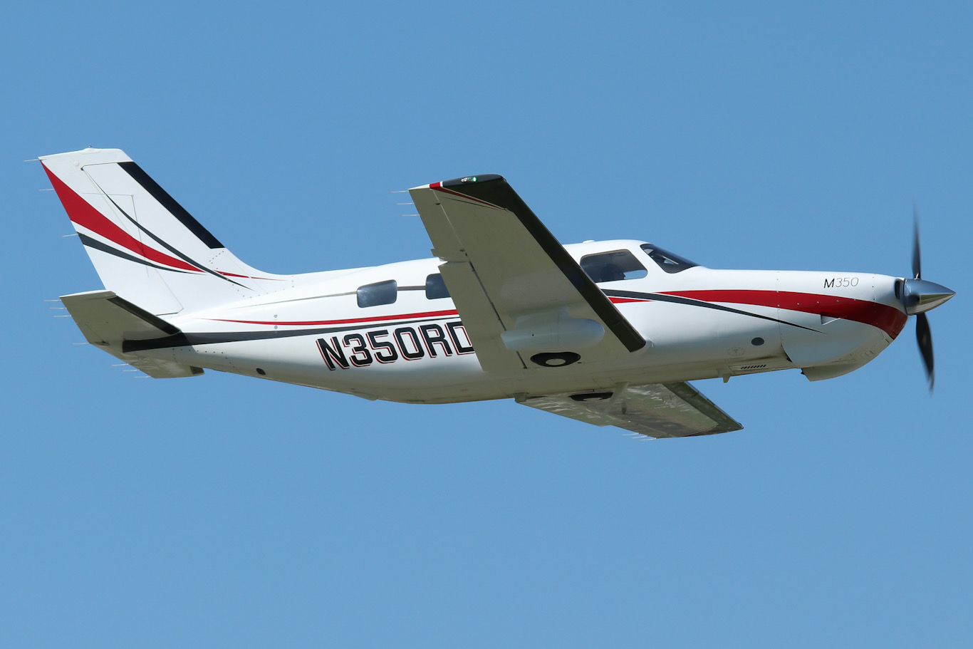 Full size: PRIVATE Piper PA-46-M350  N350RD at York Airport