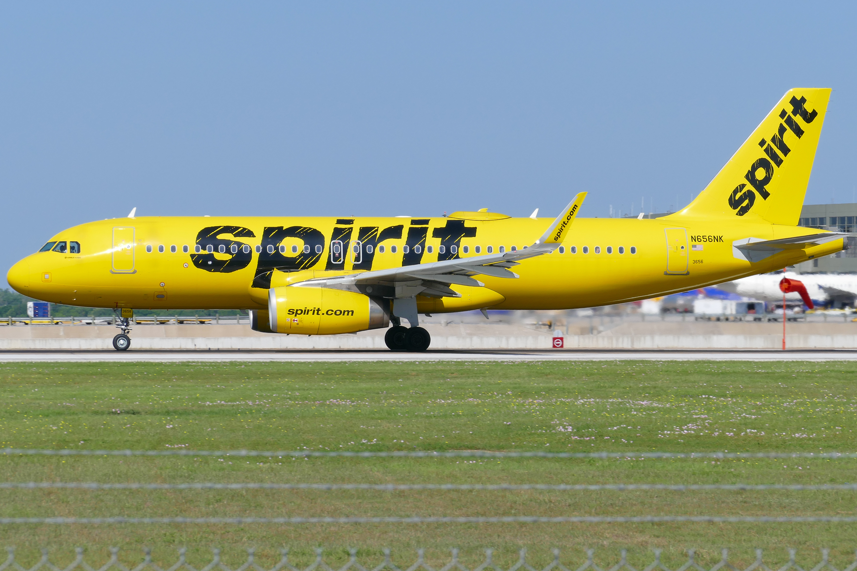Full size: Spirit Airlines Airbus A320 N656NK at Austin-Bergstrom International Airport