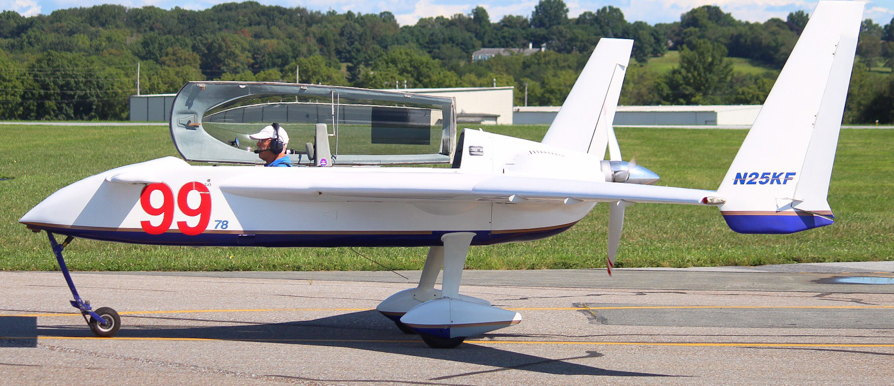 Full size: PRIVATE Rutan Long E-z  N25KF at Lancaster Airport