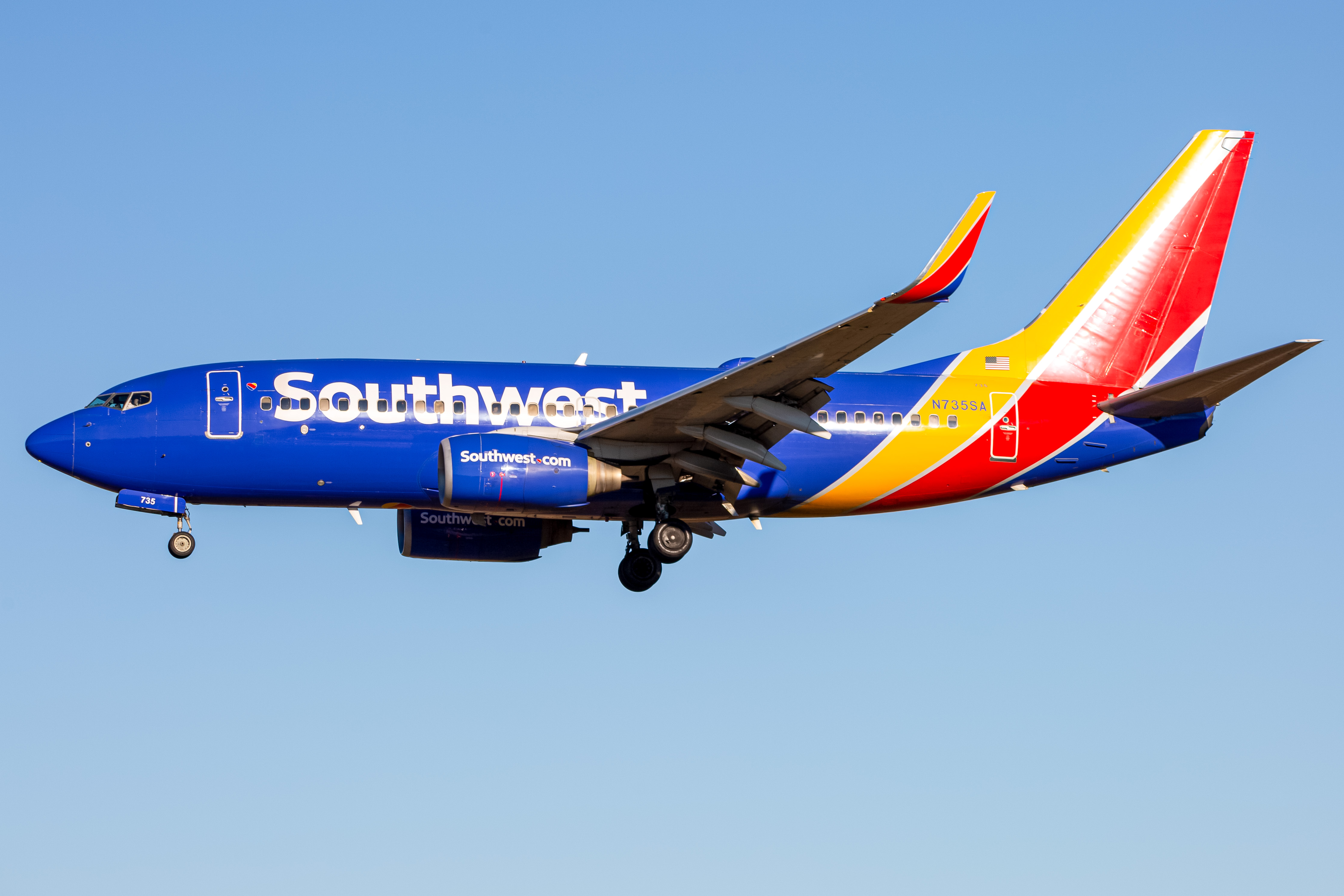 Full size: Southwest Airlines Boeing 737-700 N735SA at Baltimore/Washington International Thurgood Marshall Airport