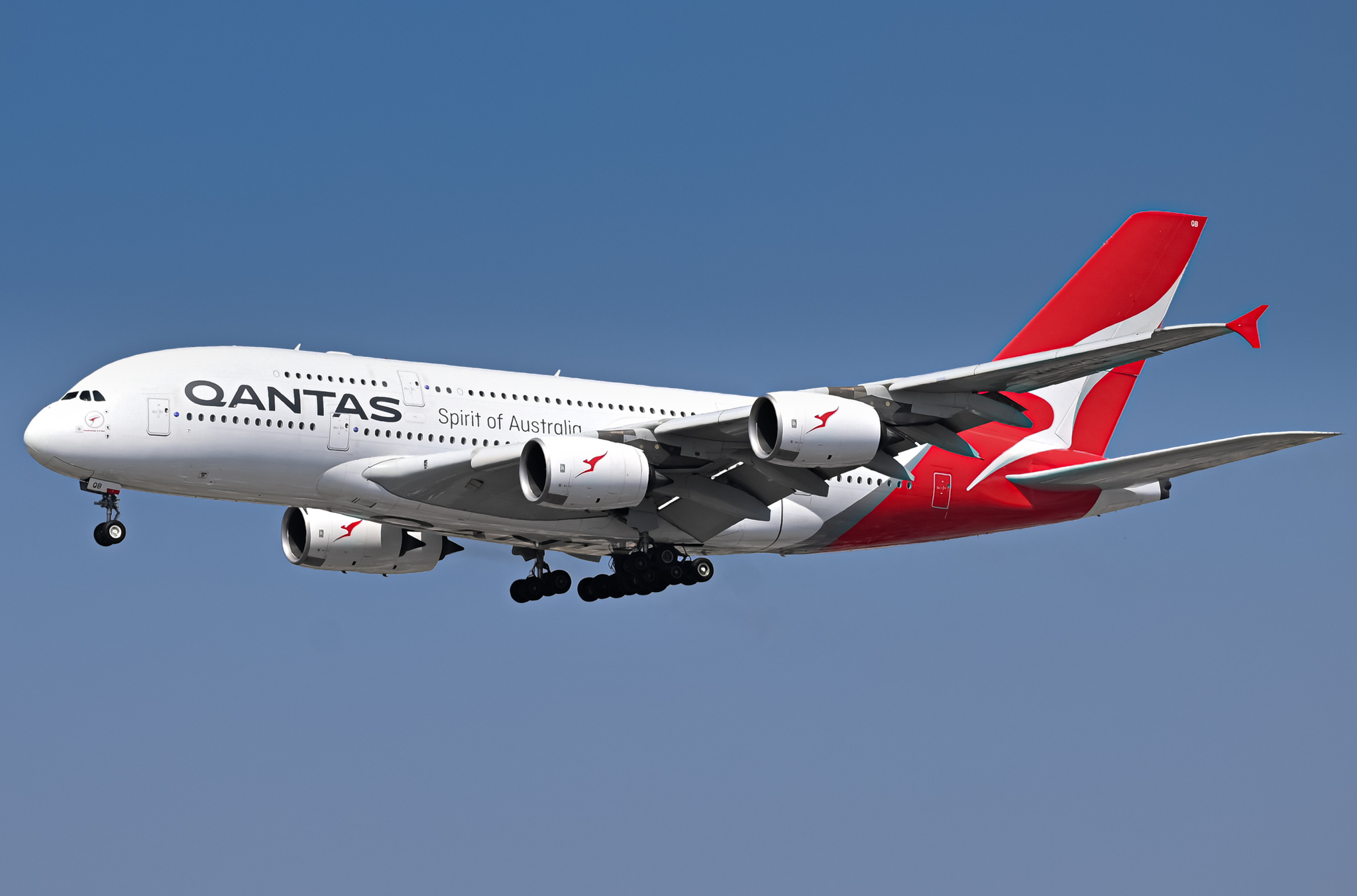 Full size: Qantas Airways Airbus A380-800 VH-OQB at Los Angeles International Airport