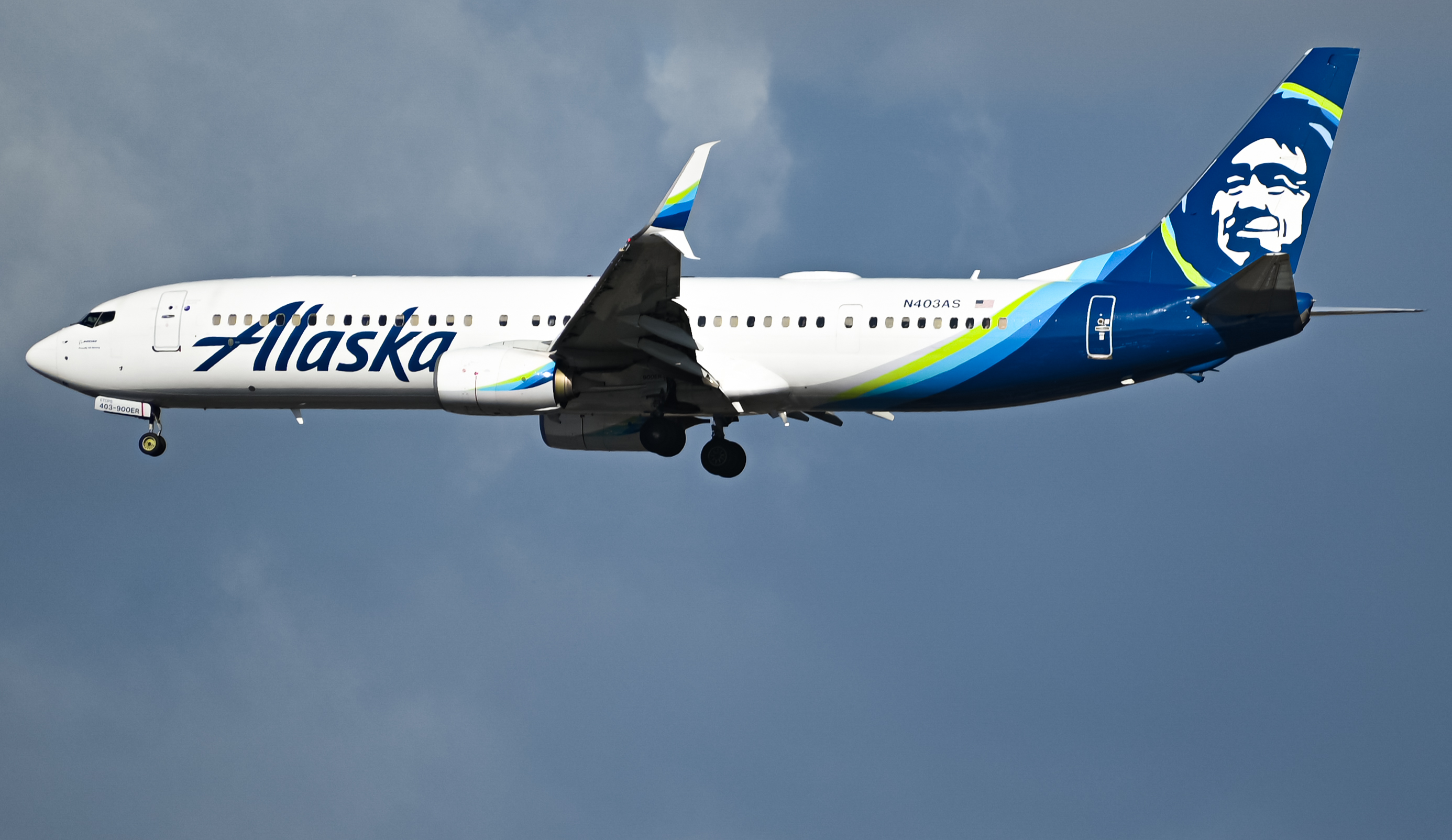 Full size: Alaska Airlines Boeing 737-900ER N403AS at Los Angeles International Airport