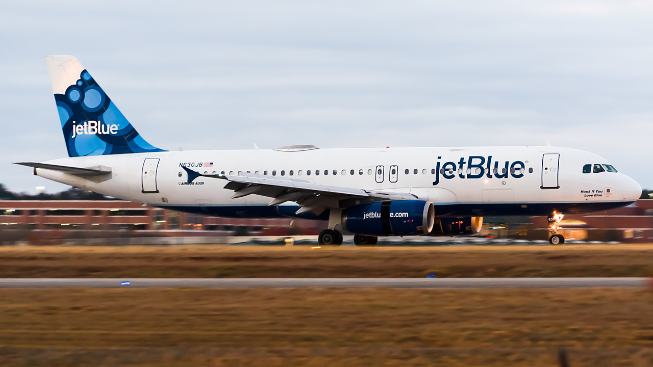 Full size: JetBlue Airways Airbus A320 N630JB at Savannah/Hilton Head International Airport