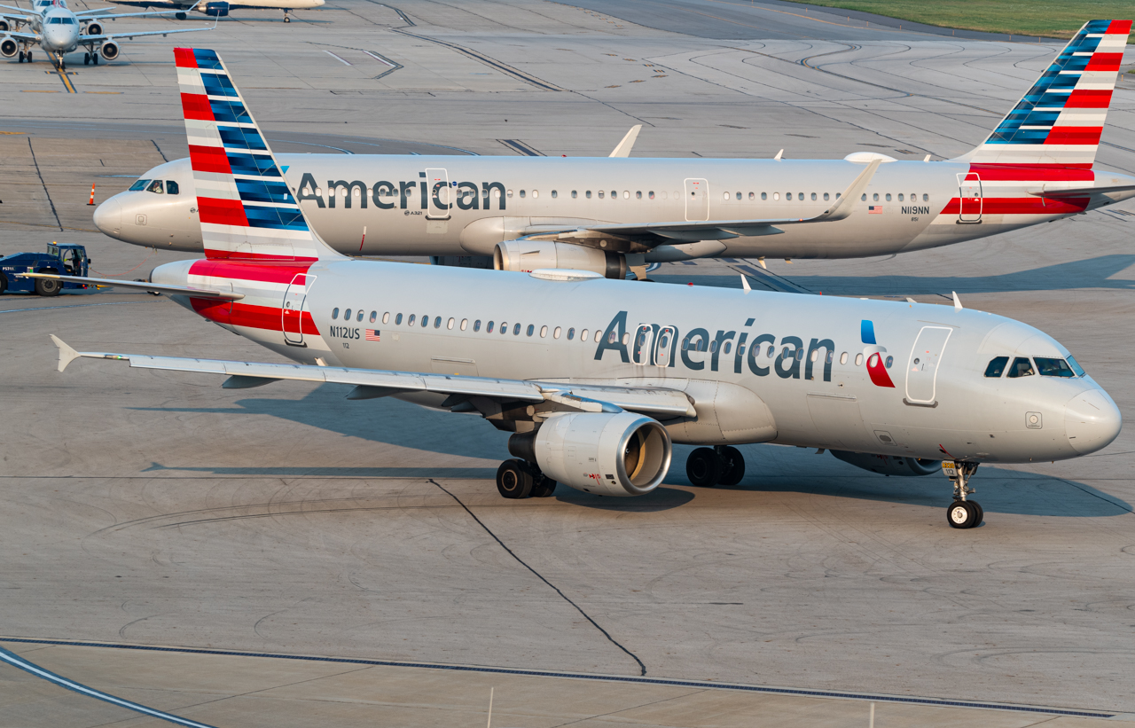 Full size: American Airlines Airbus A320 N112US at John Glenn Columbus International Airport