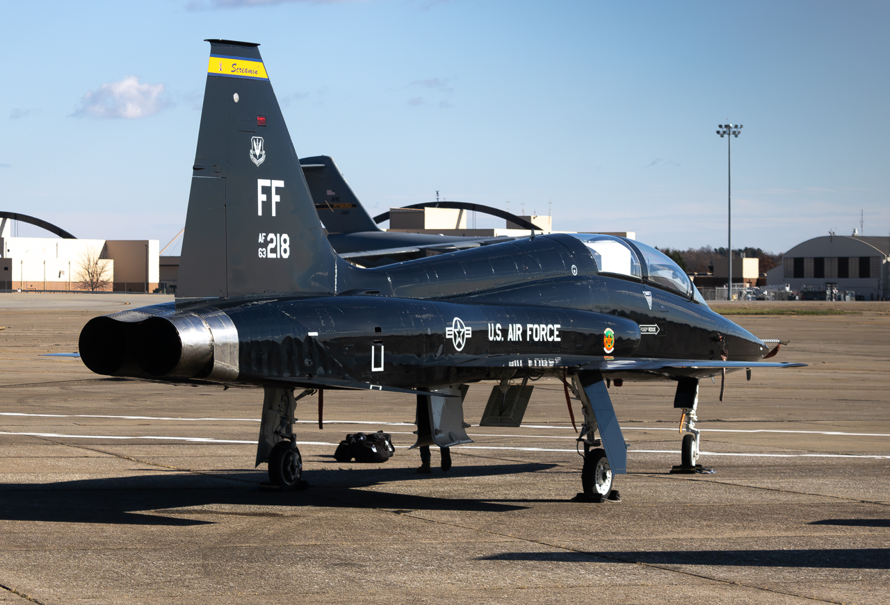 Full size: USAF - United States Air Force Northrop T-38 Talon 63-8218 at Pittsburgh International Airport