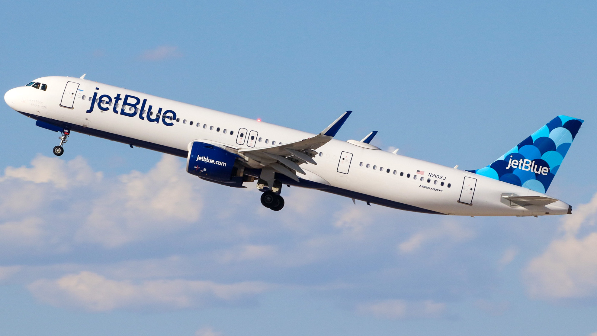Full size: JetBlue Airways Airbus A321NEO N2102J at Harry Reid International Airport