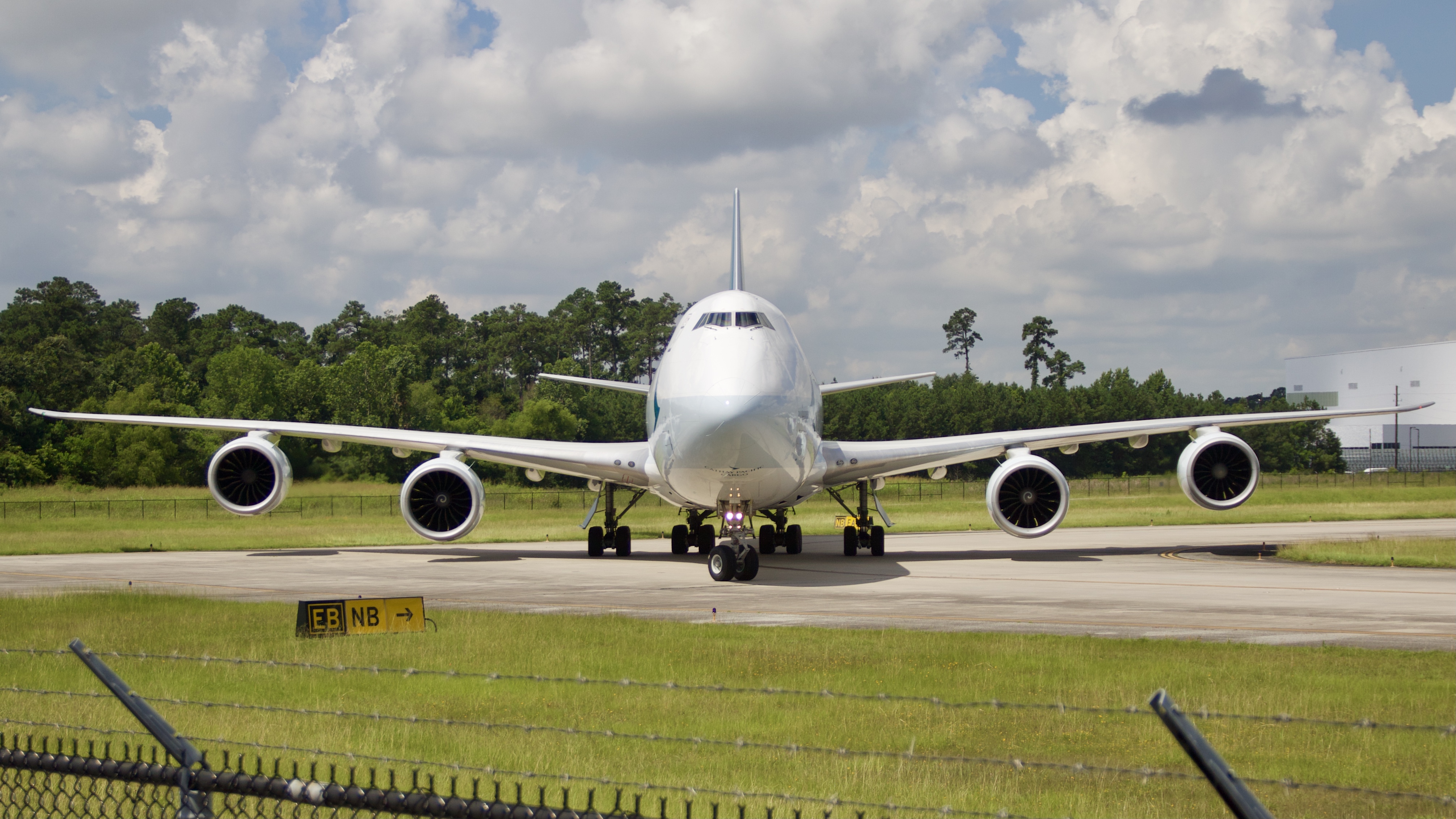 Full size: Cathay Pacific Cargo Boeing 747-8F B-LJM at Houston-George Bush Intercontinental Airport