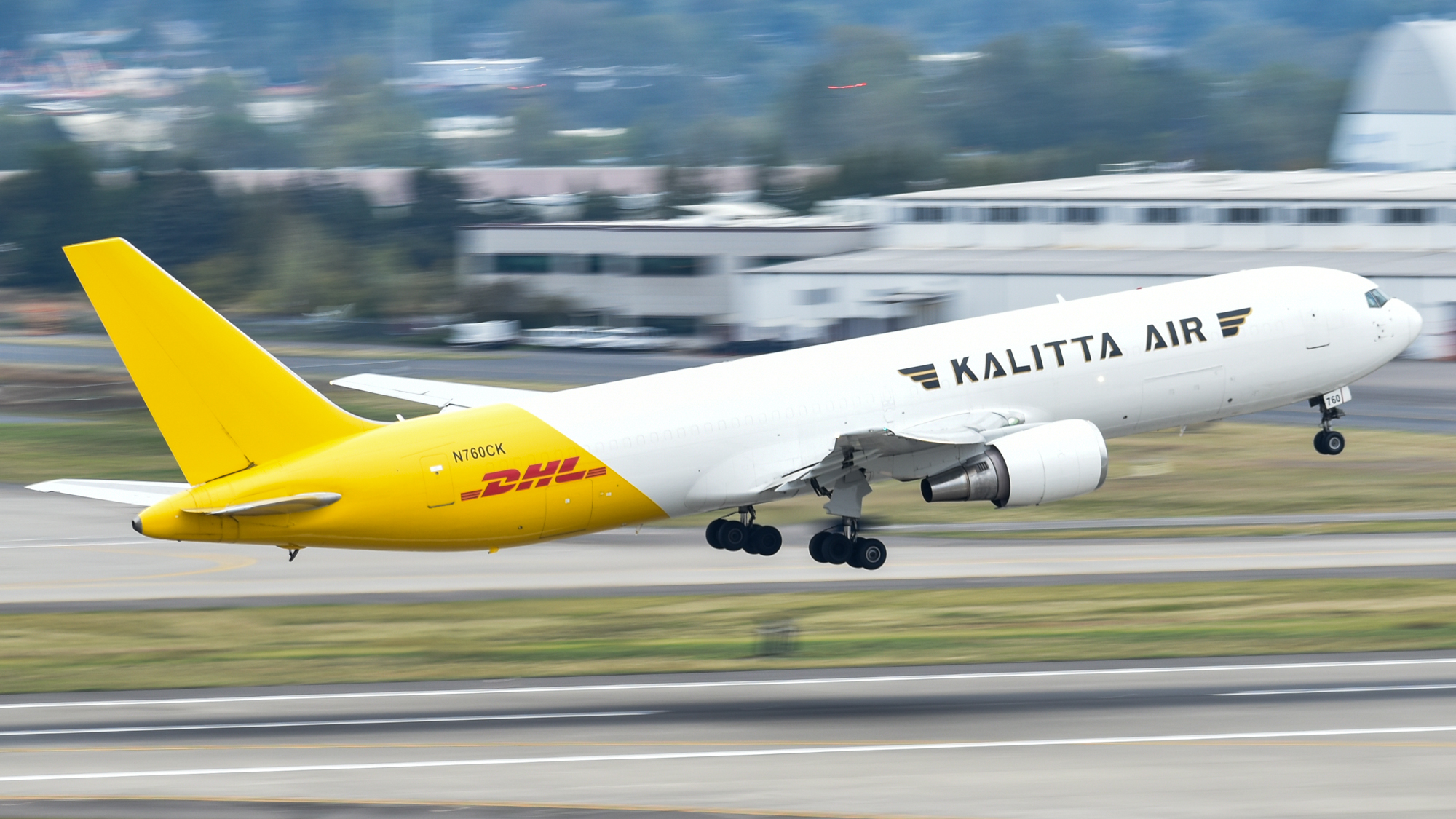 Full size: Kalitta Charters Boeing 767-300ER N760CK at Portland International Airport
