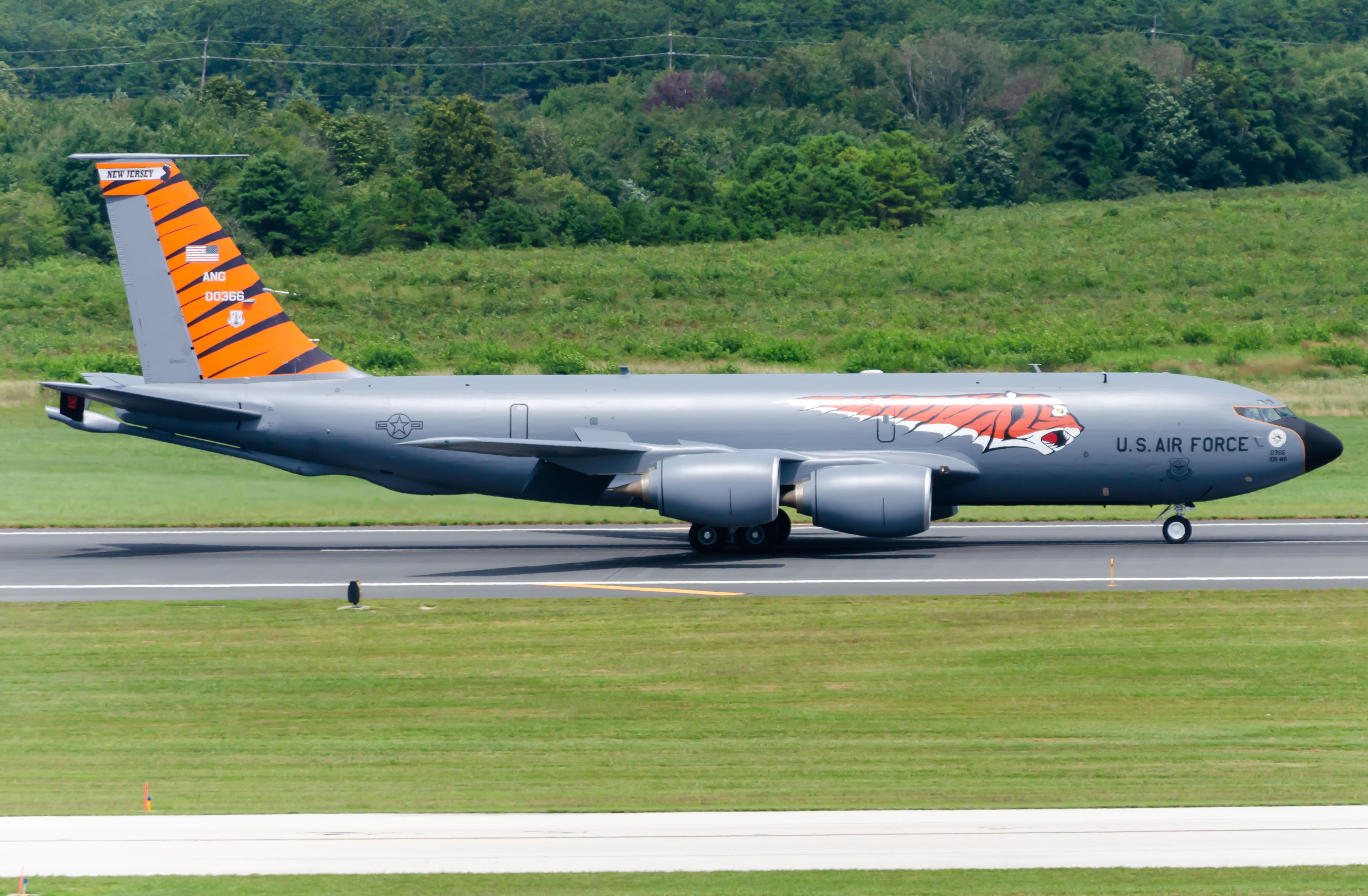Full size: Air National Guard Boeing KC-135 Stratotanker 60-0366 at Atlantic City International Airport