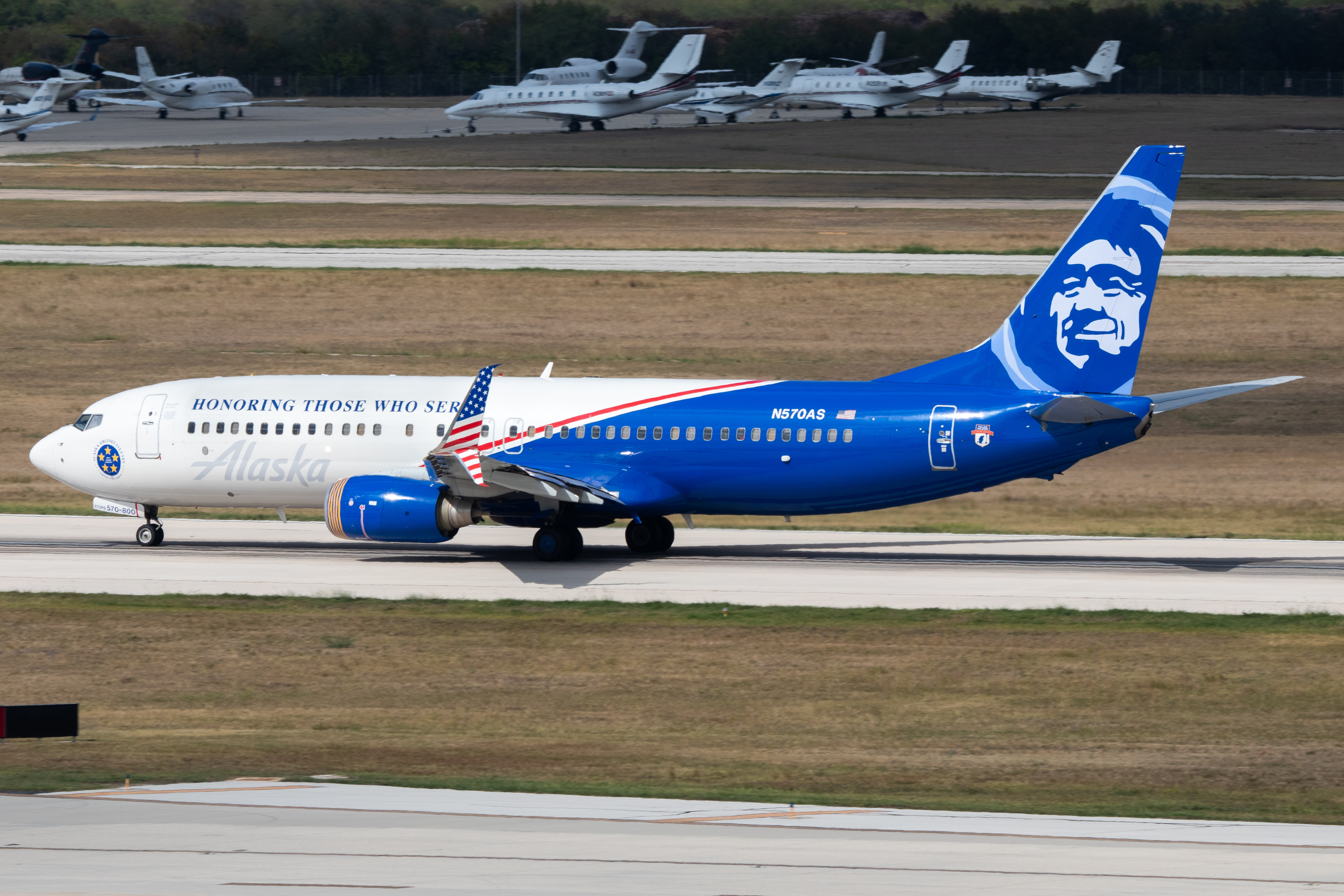 Full size: Alaska Airlines Boeing 737-800 N570AS at San Antonio International Airport