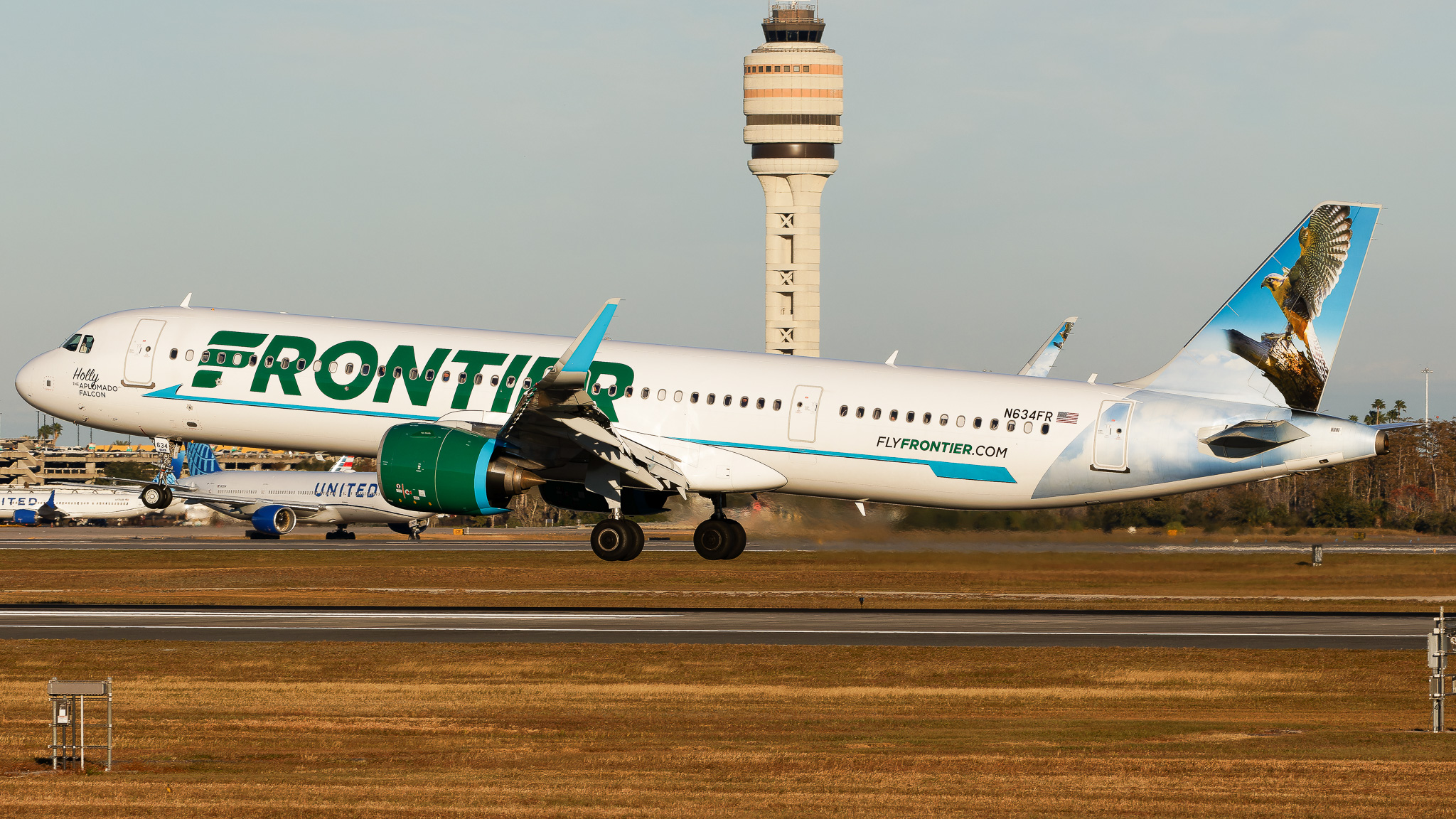 Full size: Frontier Airlines Airbus A321-271NX  N634FR at Orlando International Airport