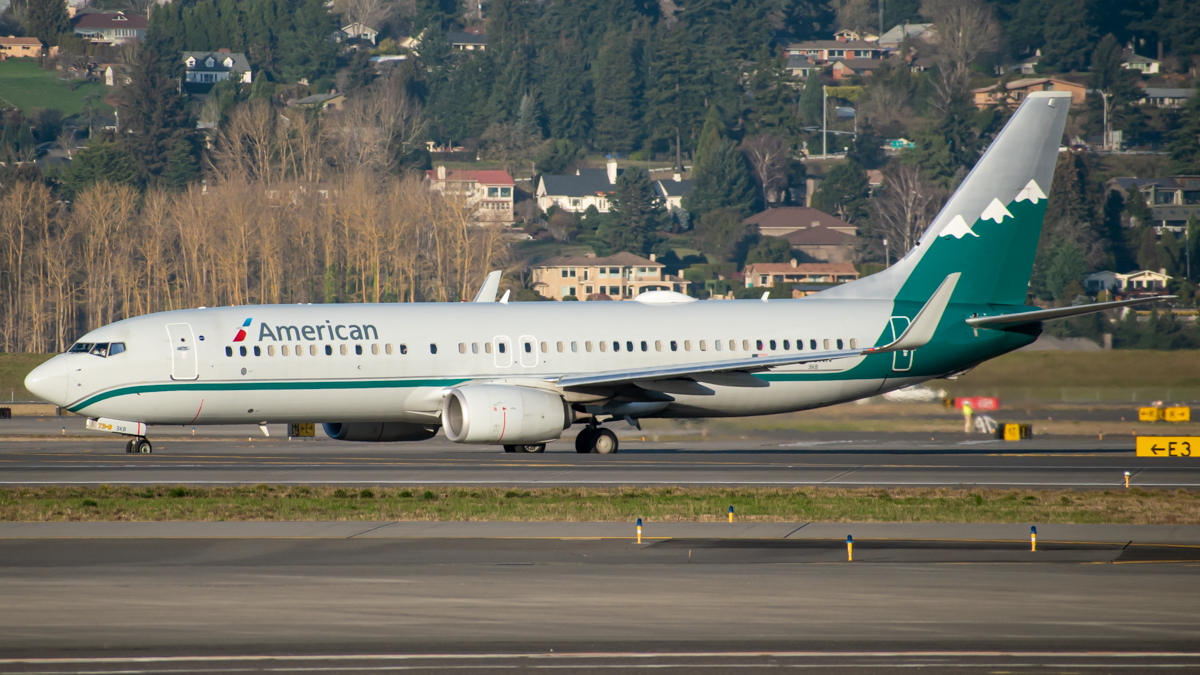 Full size: American Airlines Boeing 737-800 N916NN at Portland International Airport