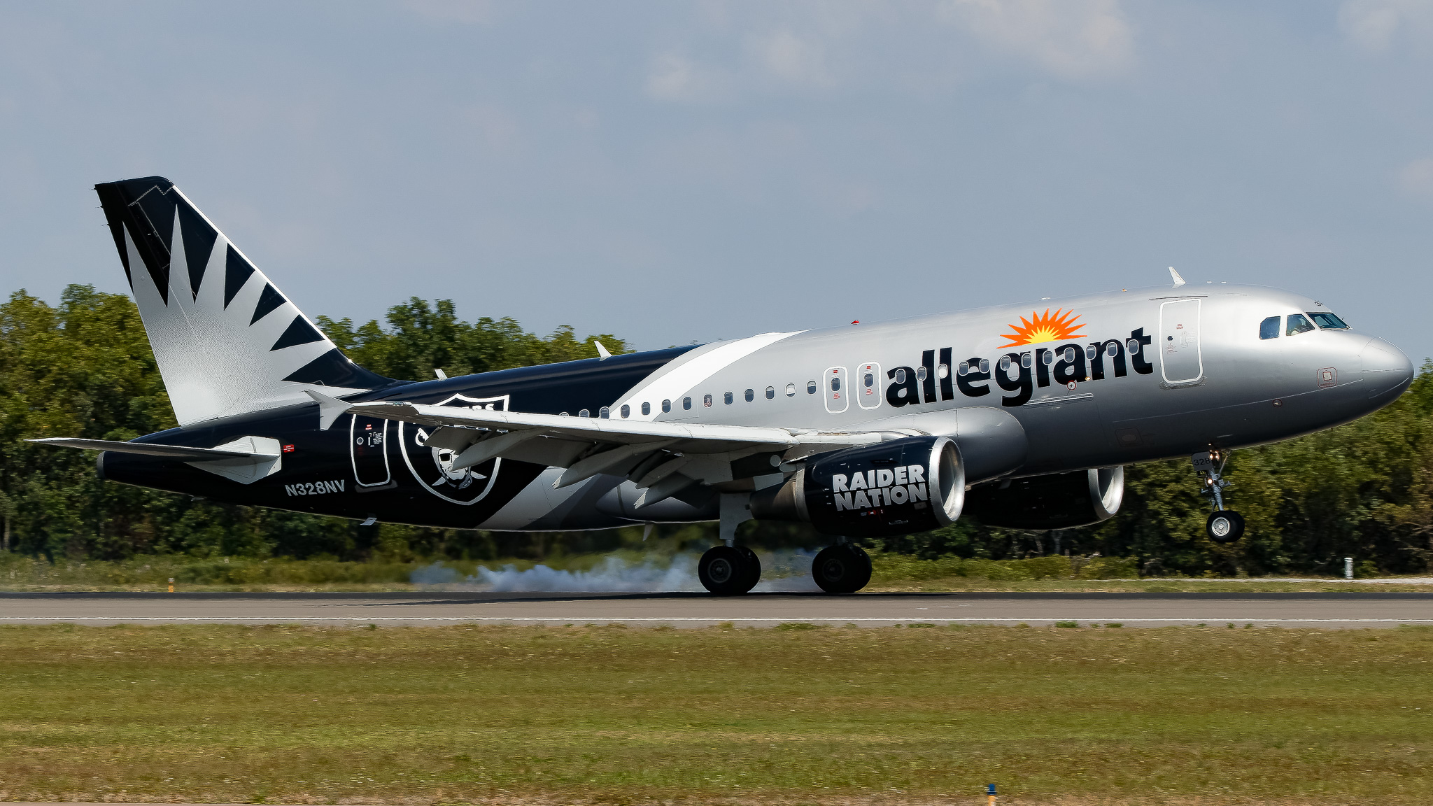 Full size: Allegiant Air Airbus A319 N328NV at St. Petersburg Clearwater International Airport