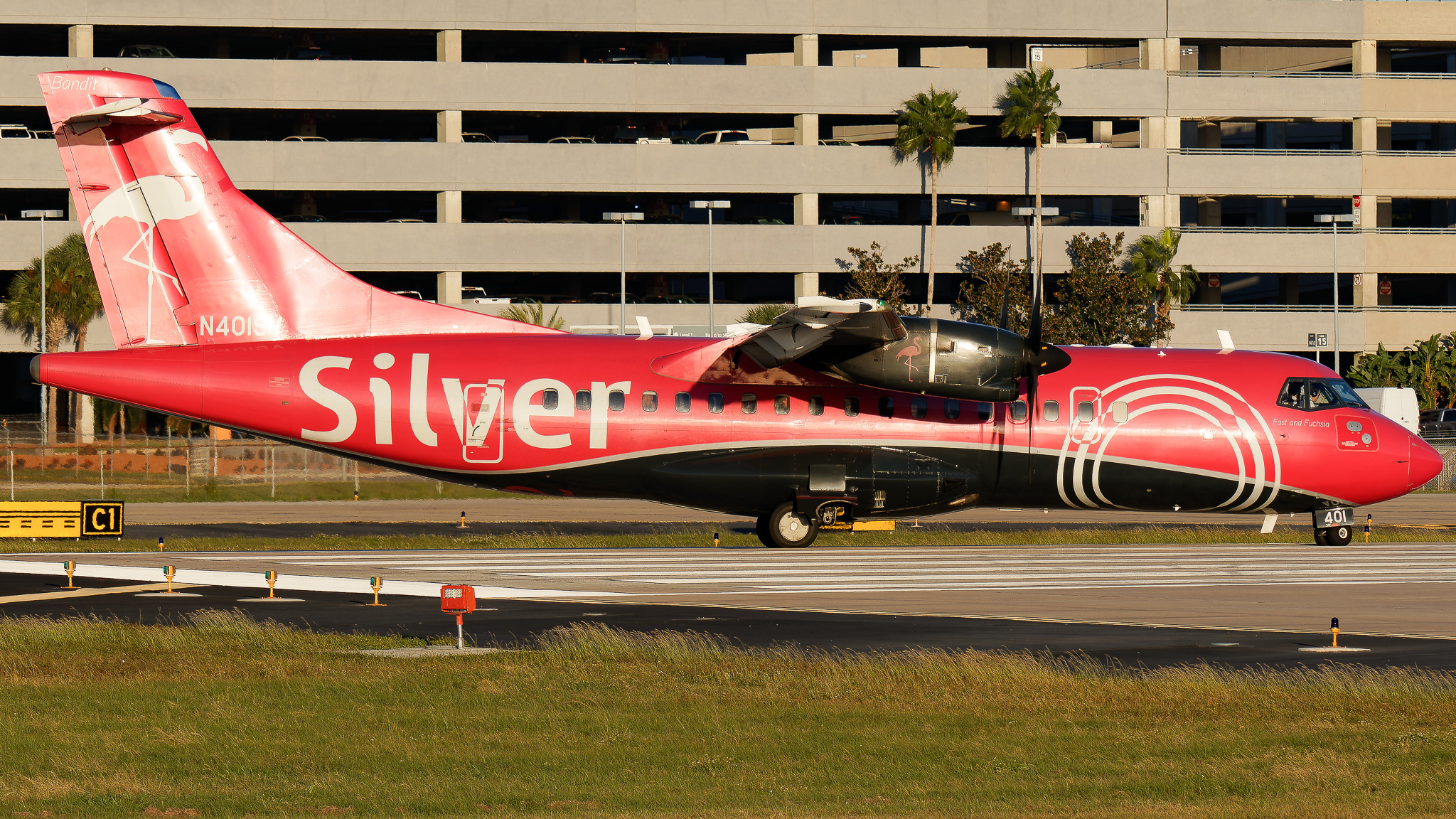 Full size: Silver Airways ATR 42-600 N401SV at Tampa International Airport