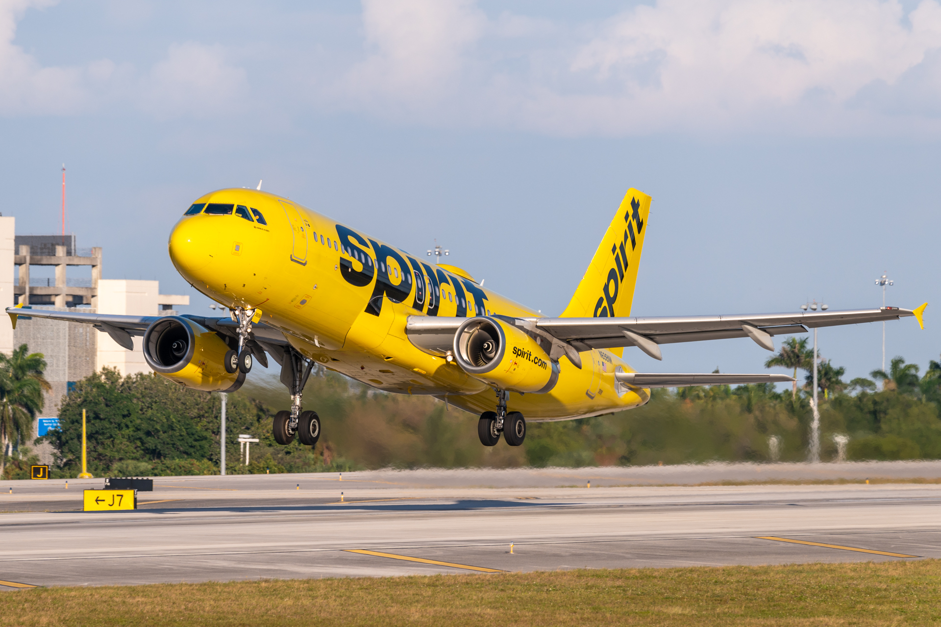 Full size: Spirit Airlines Airbus A320 N698NK at Fort Lauderdale/Hollywood International Airport