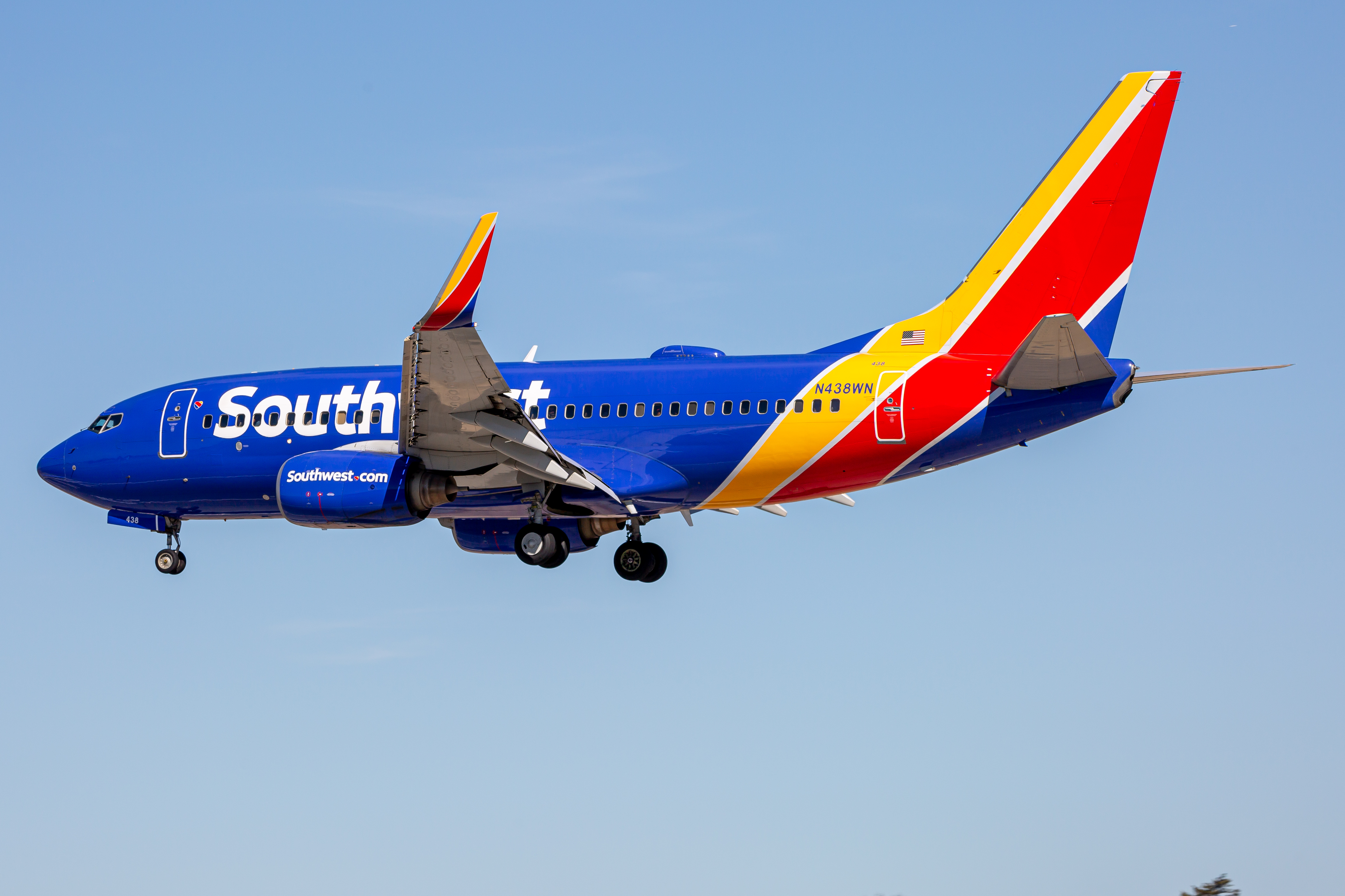 Full size: Southwest Airlines Boeing 737-700 N438WN at Baltimore/Washington International Thurgood Marshall Airport